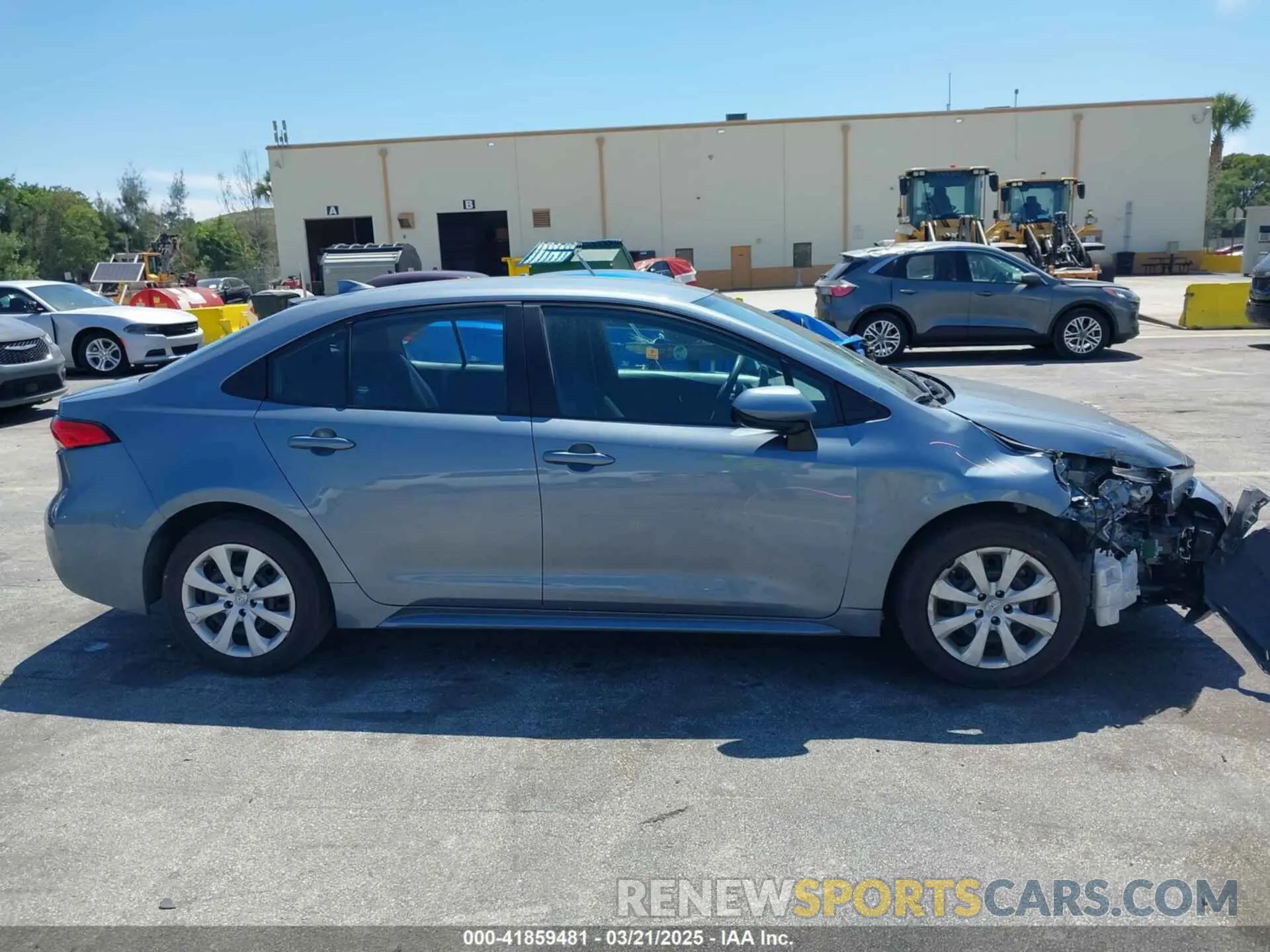 13 Photograph of a damaged car 5YFEPMAEXNP342314 TOYOTA COROLLA 2022