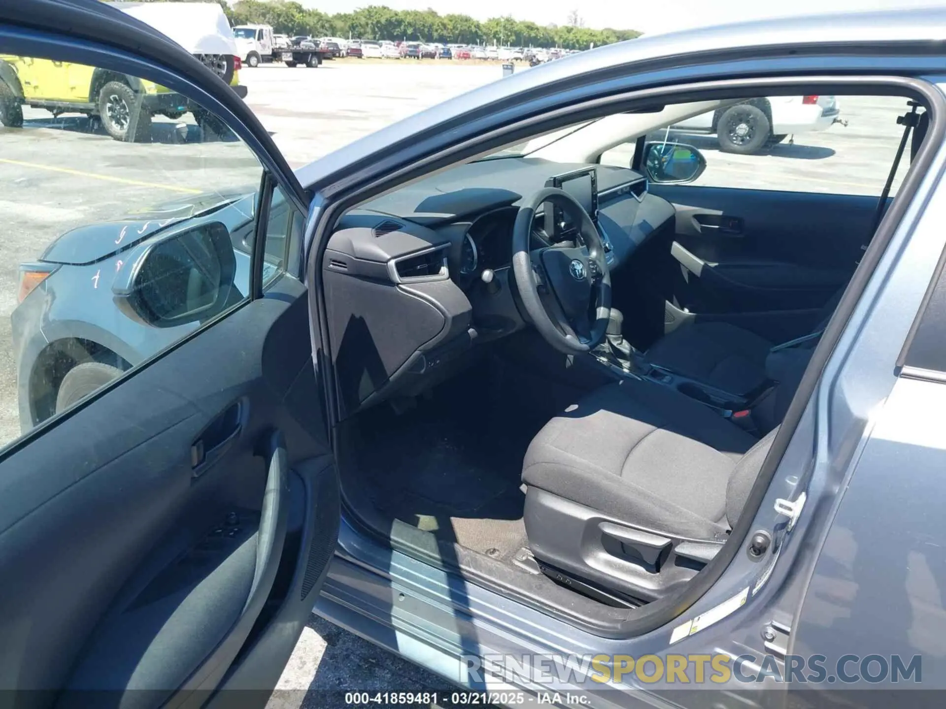 5 Photograph of a damaged car 5YFEPMAEXNP342314 TOYOTA COROLLA 2022