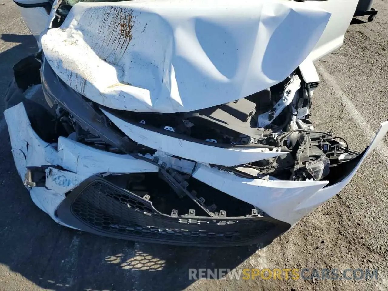 11 Photograph of a damaged car 5YFEPMAEXNP348243 TOYOTA COROLLA 2022