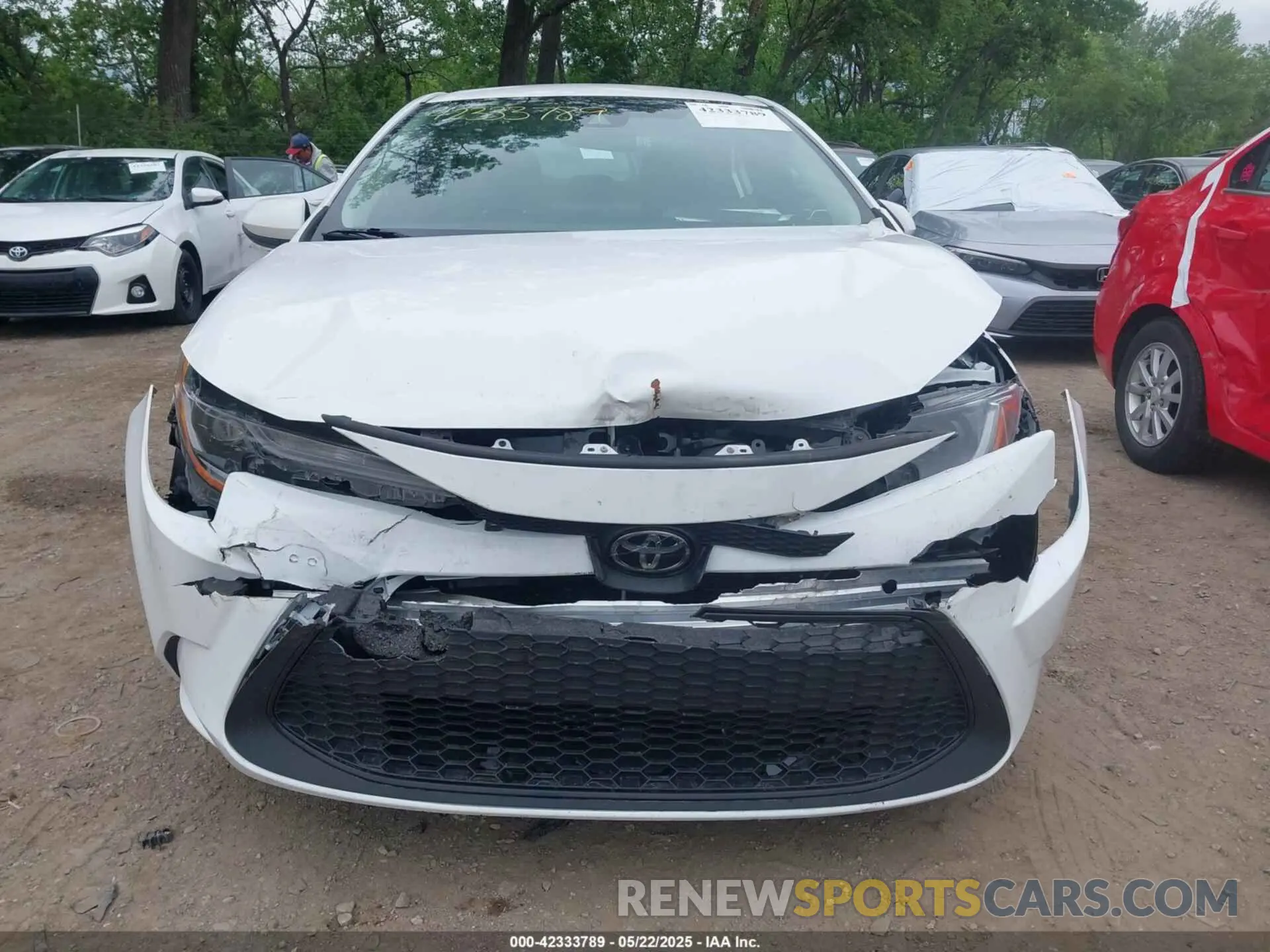 13 Photograph of a damaged car 5YFEPMAEXNP367004 TOYOTA COROLLA 2022
