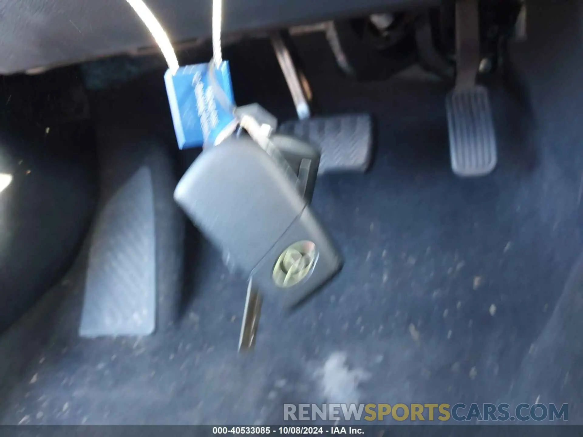 11 Photograph of a damaged car 5YFEPMAEXNP368511 TOYOTA COROLLA 2022