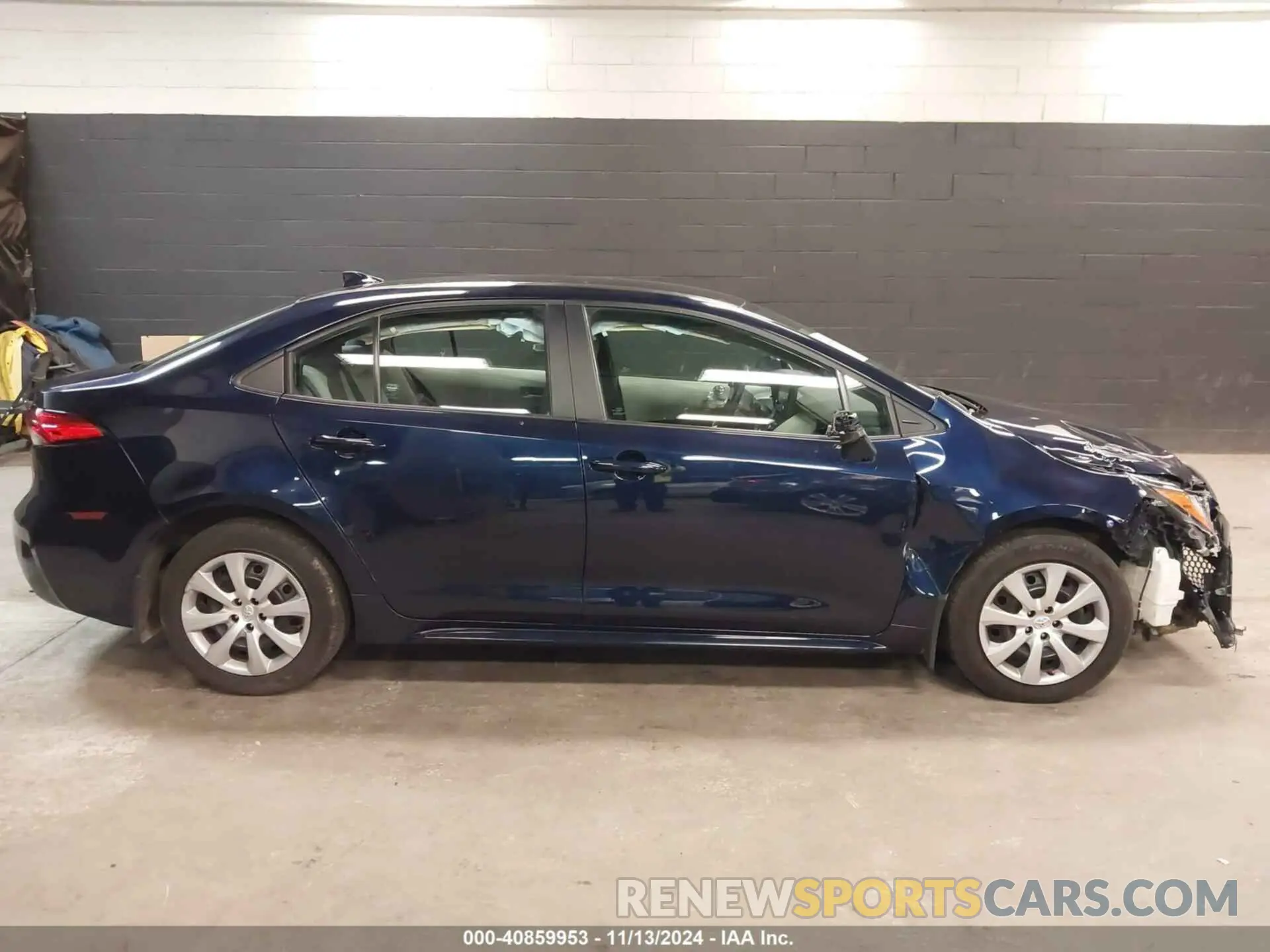 13 Photograph of a damaged car 5YFEPMAEXNP376740 TOYOTA COROLLA 2022