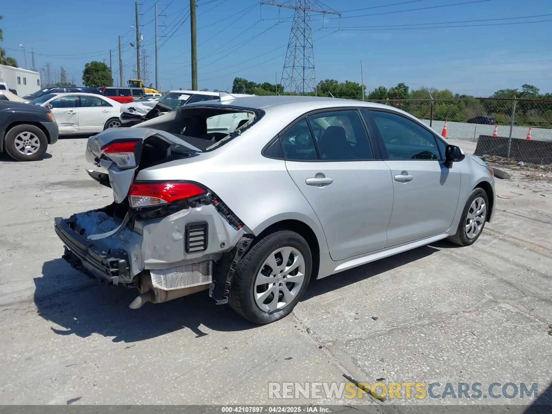4 Photograph of a damaged car 5YFEPMAEXNP385874 TOYOTA COROLLA 2022