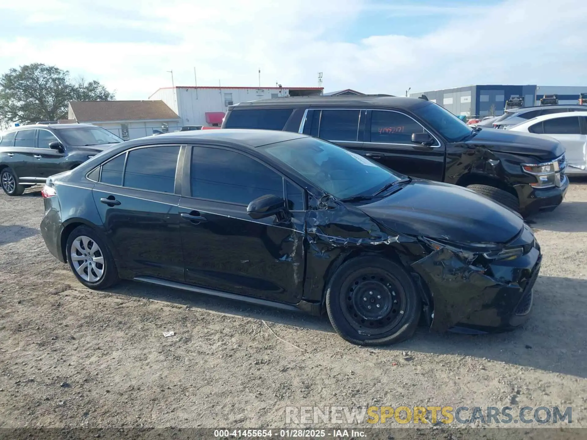 13 Photograph of a damaged car 5YFEPMAEXNP389584 TOYOTA COROLLA 2022