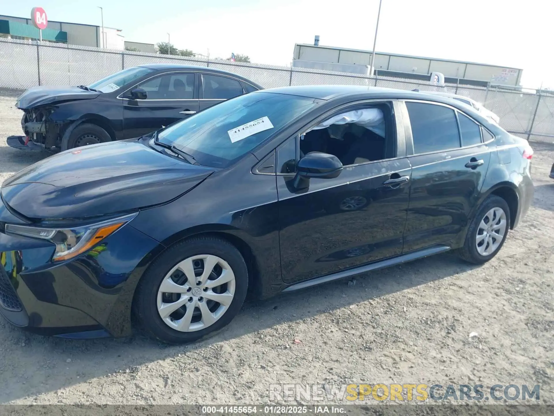 14 Photograph of a damaged car 5YFEPMAEXNP389584 TOYOTA COROLLA 2022