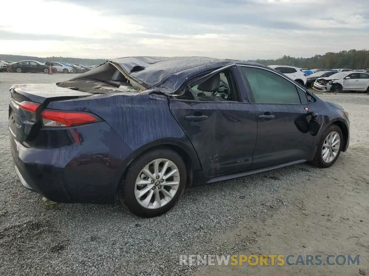 3 Photograph of a damaged car 5YFFPMAE2NP323731 TOYOTA COROLLA 2022
