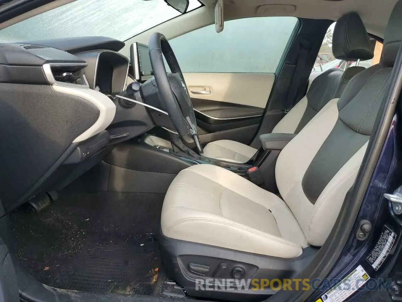 7 Photograph of a damaged car 5YFFPMAE2NP323731 TOYOTA COROLLA 2022