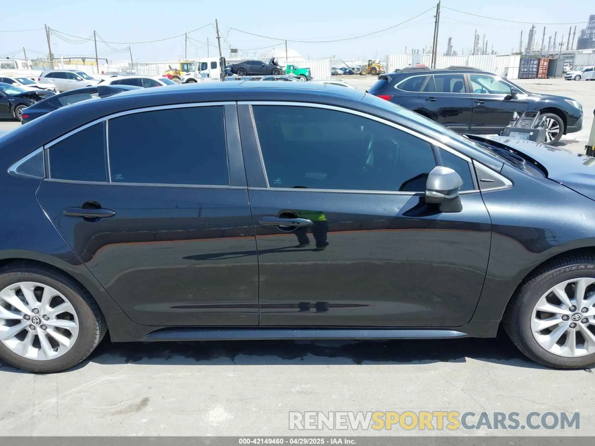 13 Photograph of a damaged car 5YFFPMAE7NP382094 TOYOTA COROLLA 2022