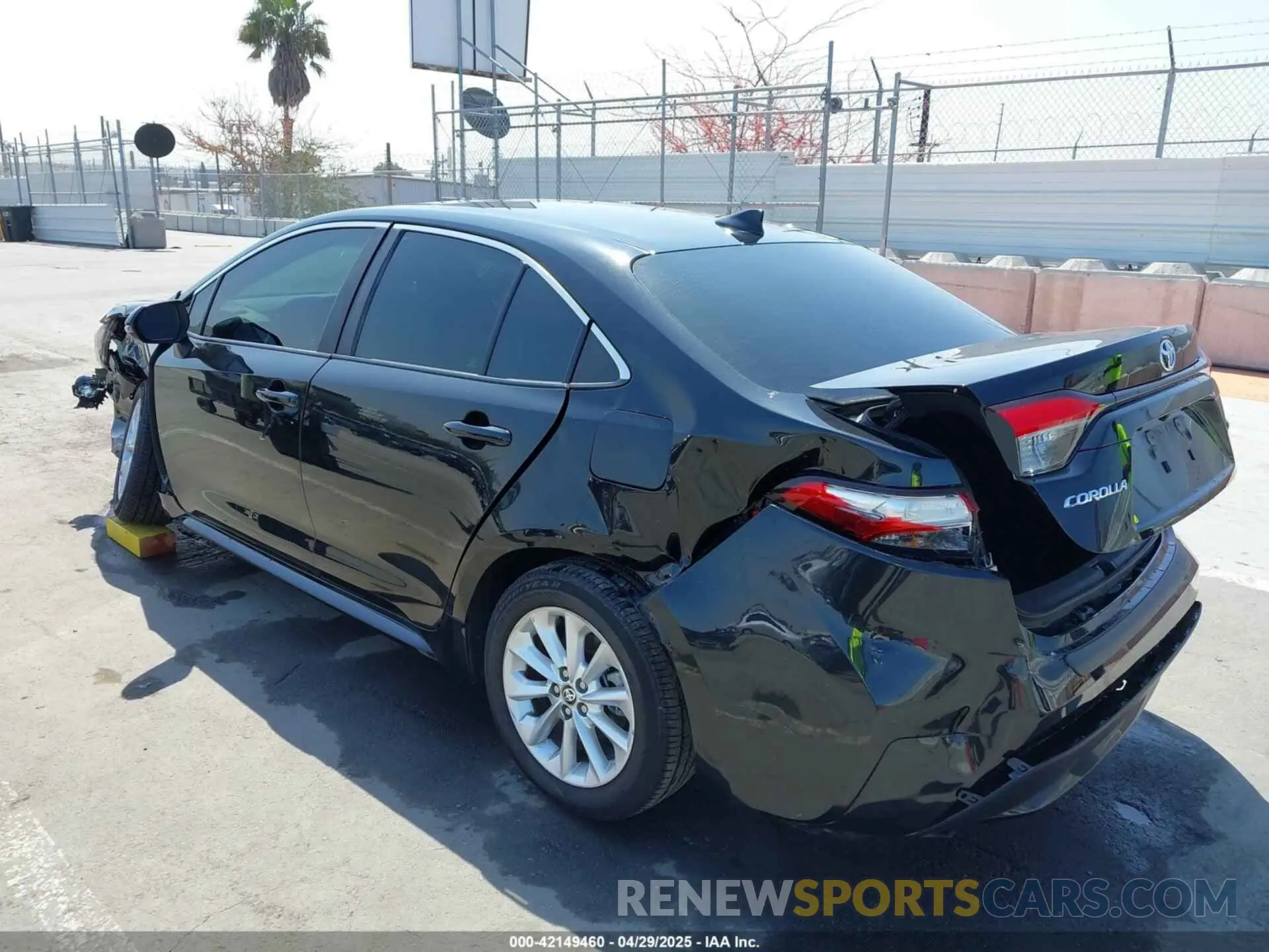 3 Photograph of a damaged car 5YFFPMAE7NP382094 TOYOTA COROLLA 2022