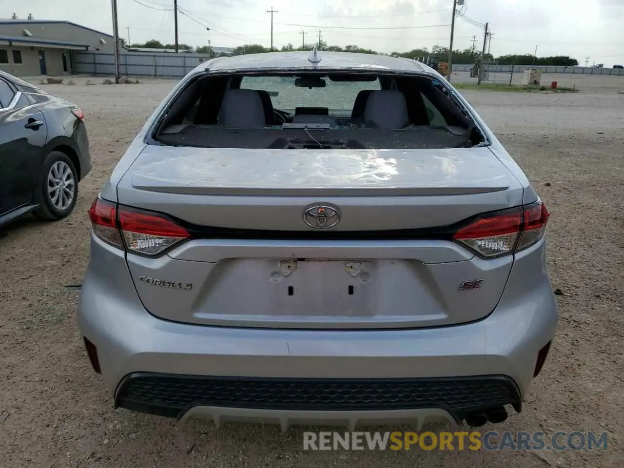 6 Photograph of a damaged car 5YFM4MCE5NP133001 TOYOTA COROLLA 2022