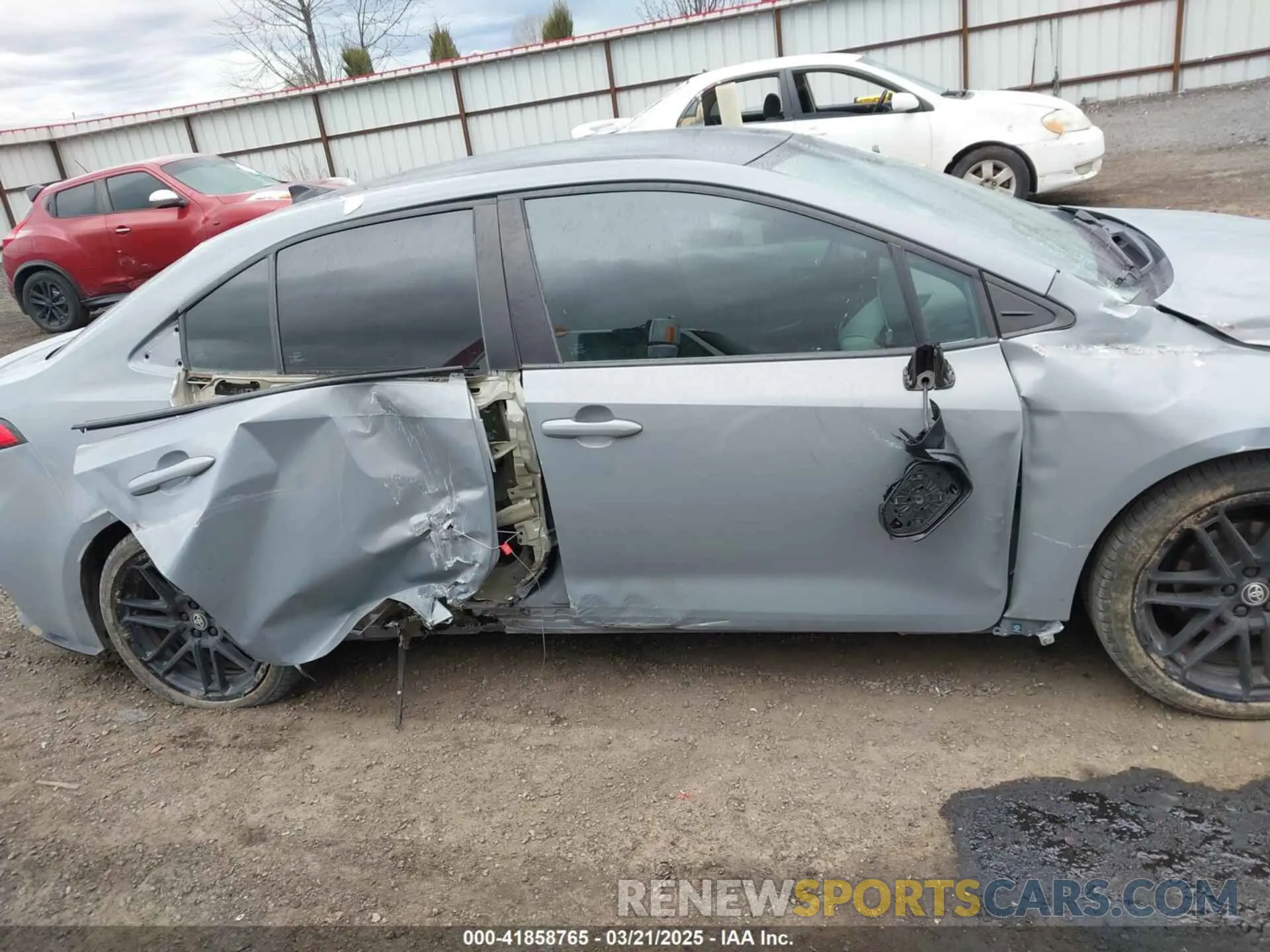 14 Photograph of a damaged car 5YFM4MCE6NP114652 TOYOTA COROLLA 2022