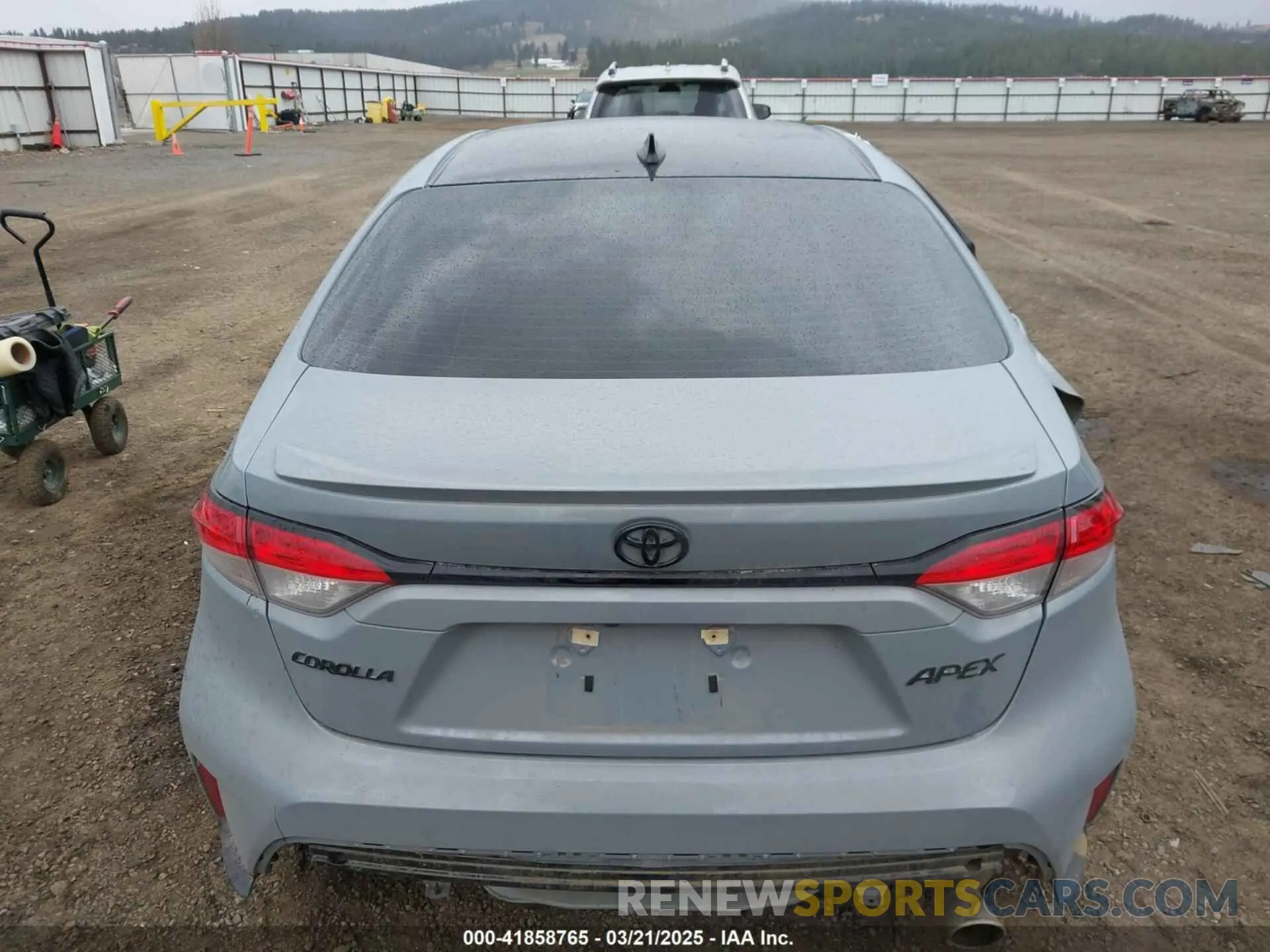 17 Photograph of a damaged car 5YFM4MCE6NP114652 TOYOTA COROLLA 2022