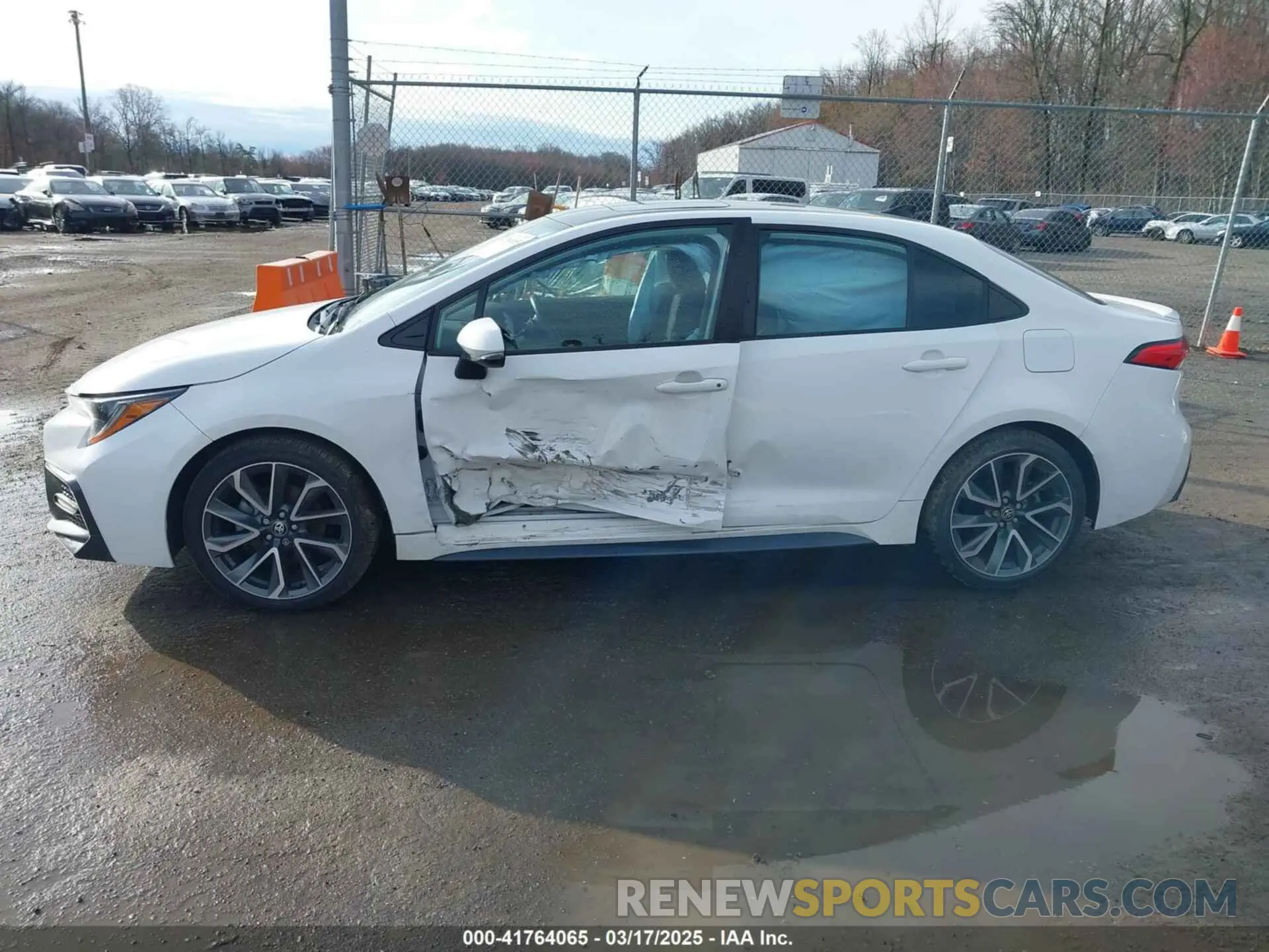 14 Photograph of a damaged car 5YFP4MCE3NP103217 TOYOTA COROLLA 2022