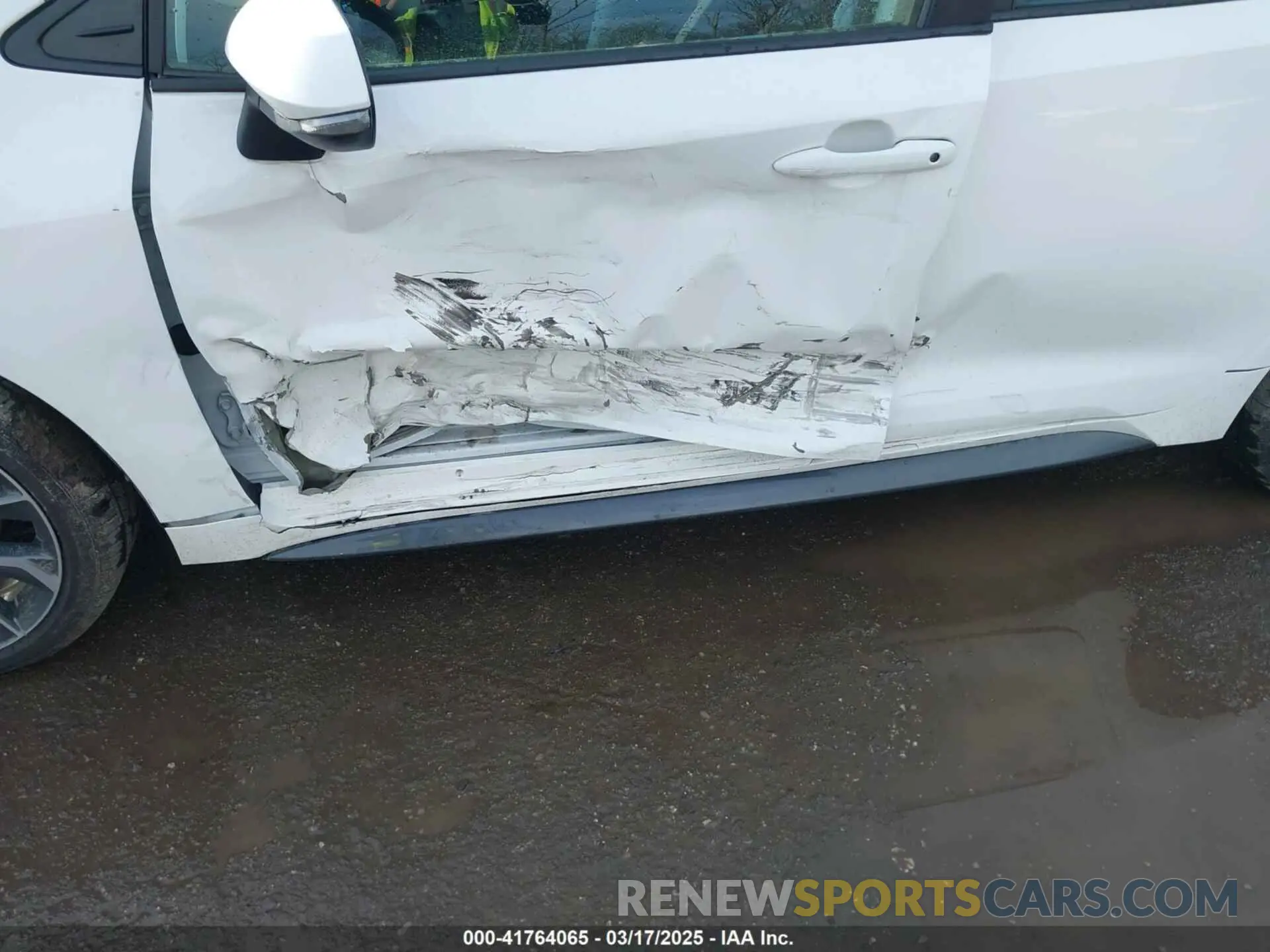 6 Photograph of a damaged car 5YFP4MCE3NP103217 TOYOTA COROLLA 2022
