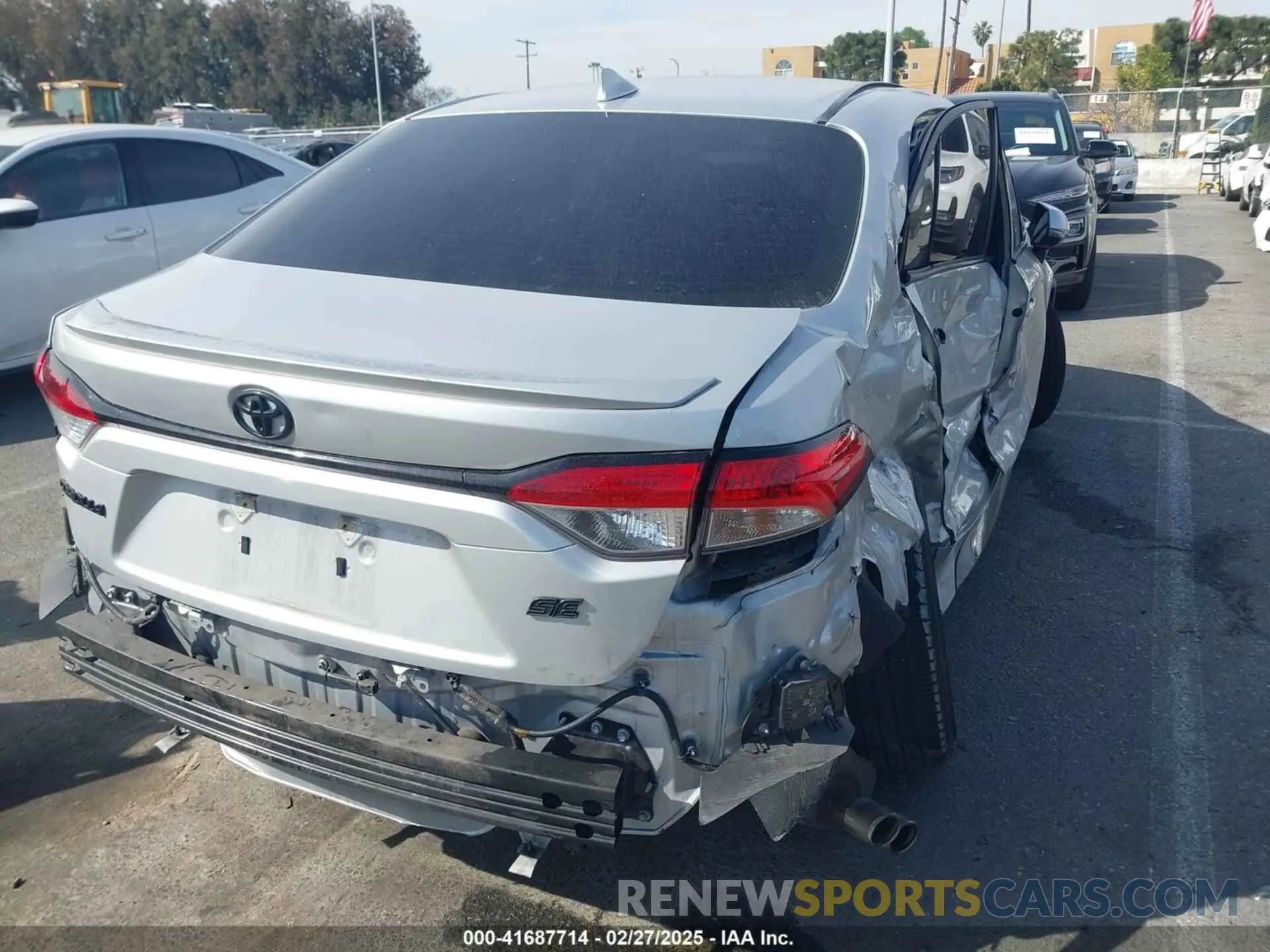 4 Photograph of a damaged car 5YFP4MCE9NP107370 TOYOTA COROLLA 2022