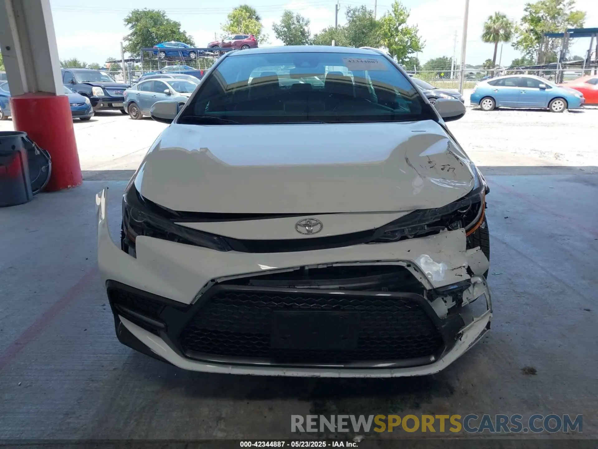 13 Photograph of a damaged car 5YFP4MCE9NP116294 TOYOTA COROLLA 2022