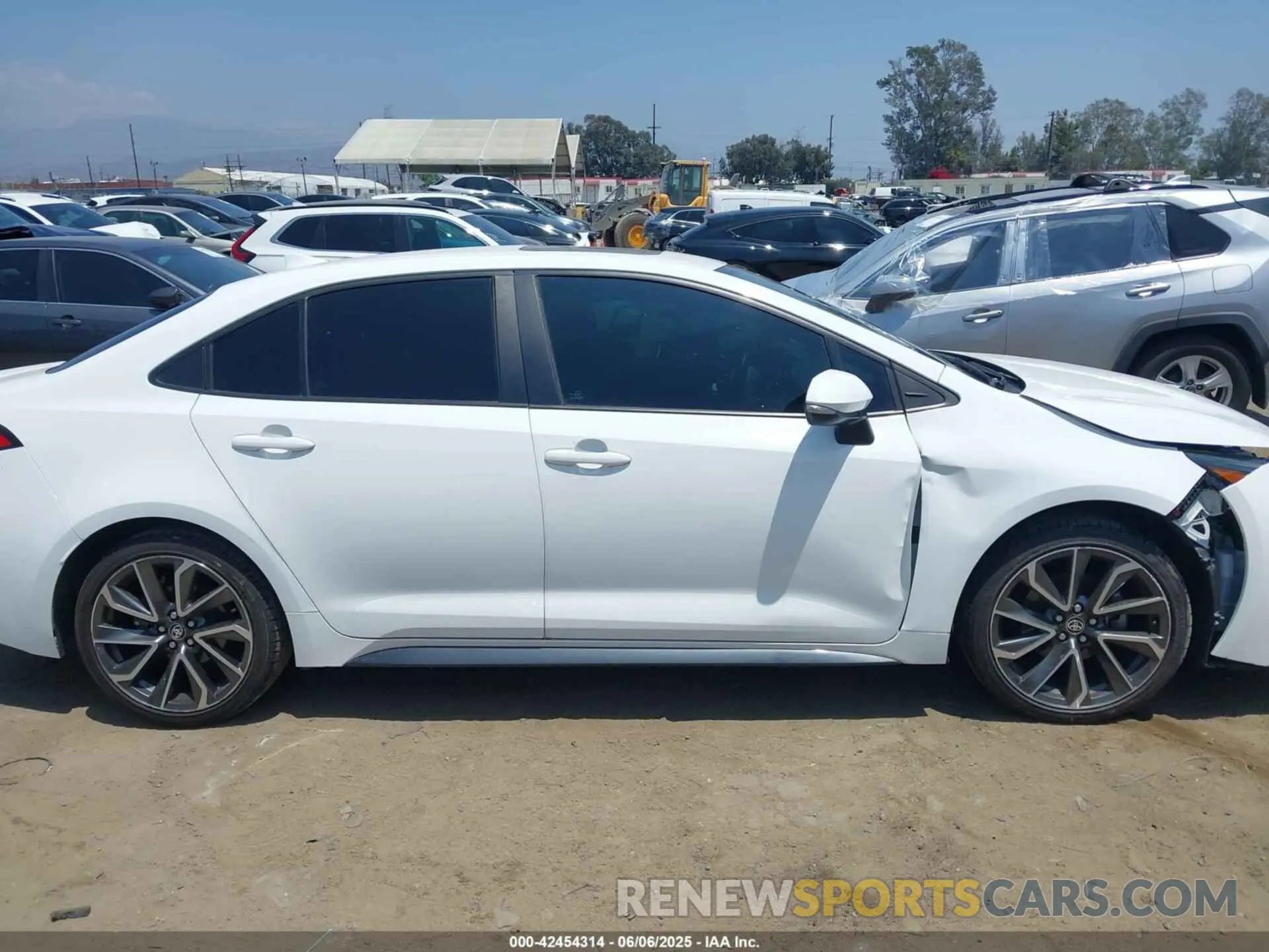 14 Photograph of a damaged car 5YFP4MCEXNP109869 TOYOTA COROLLA 2022