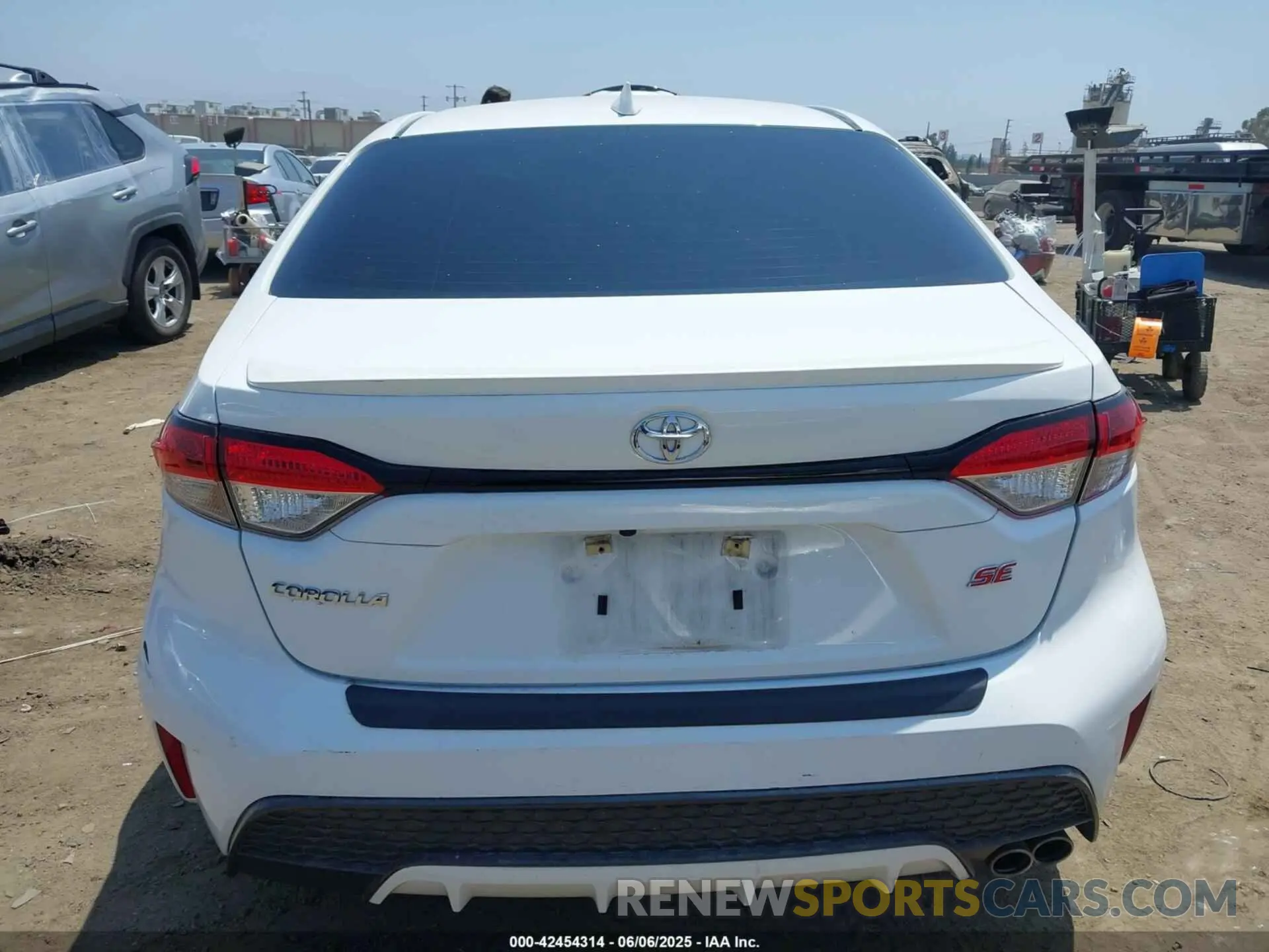 17 Photograph of a damaged car 5YFP4MCEXNP109869 TOYOTA COROLLA 2022