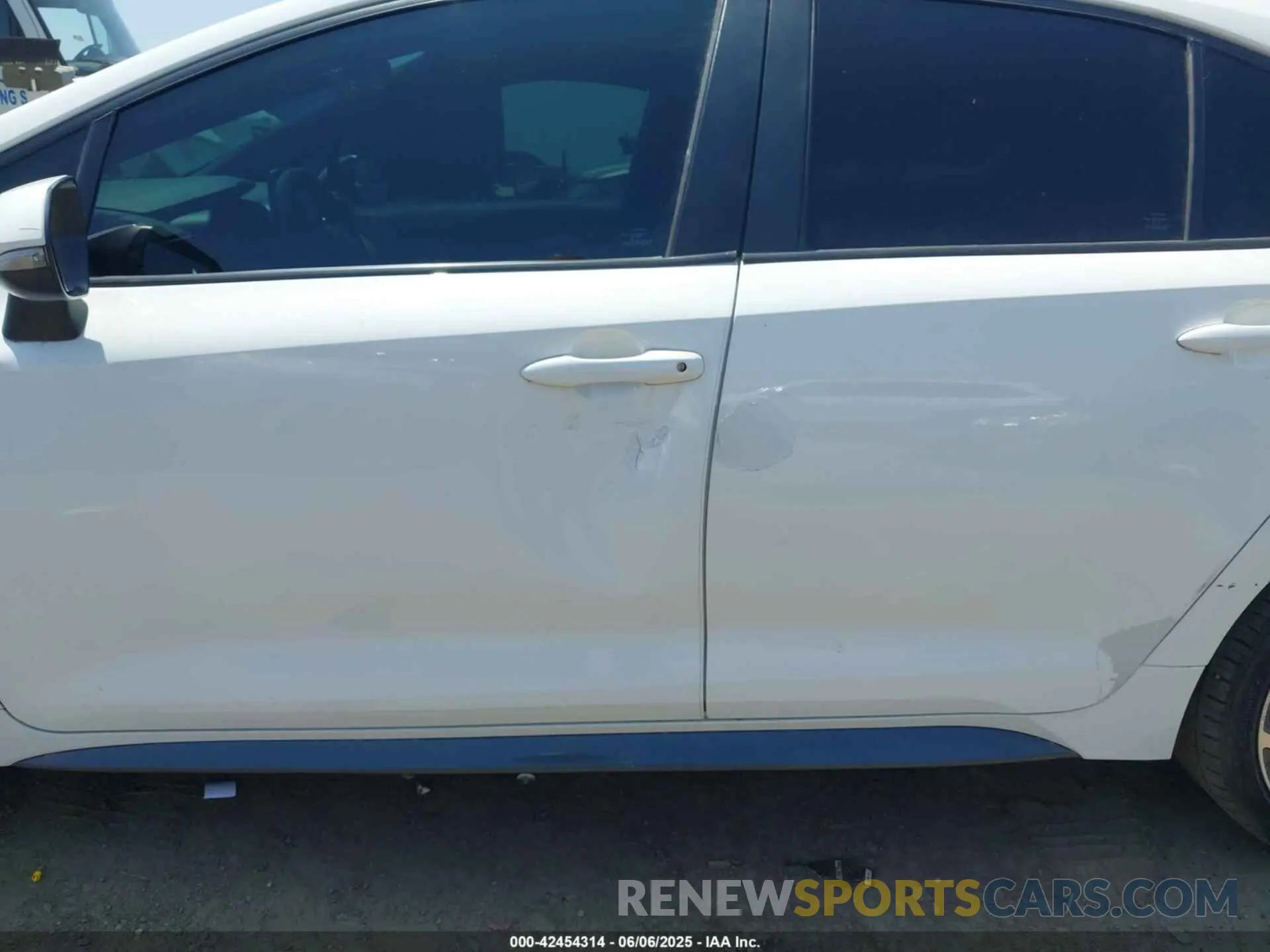 21 Photograph of a damaged car 5YFP4MCEXNP109869 TOYOTA COROLLA 2022