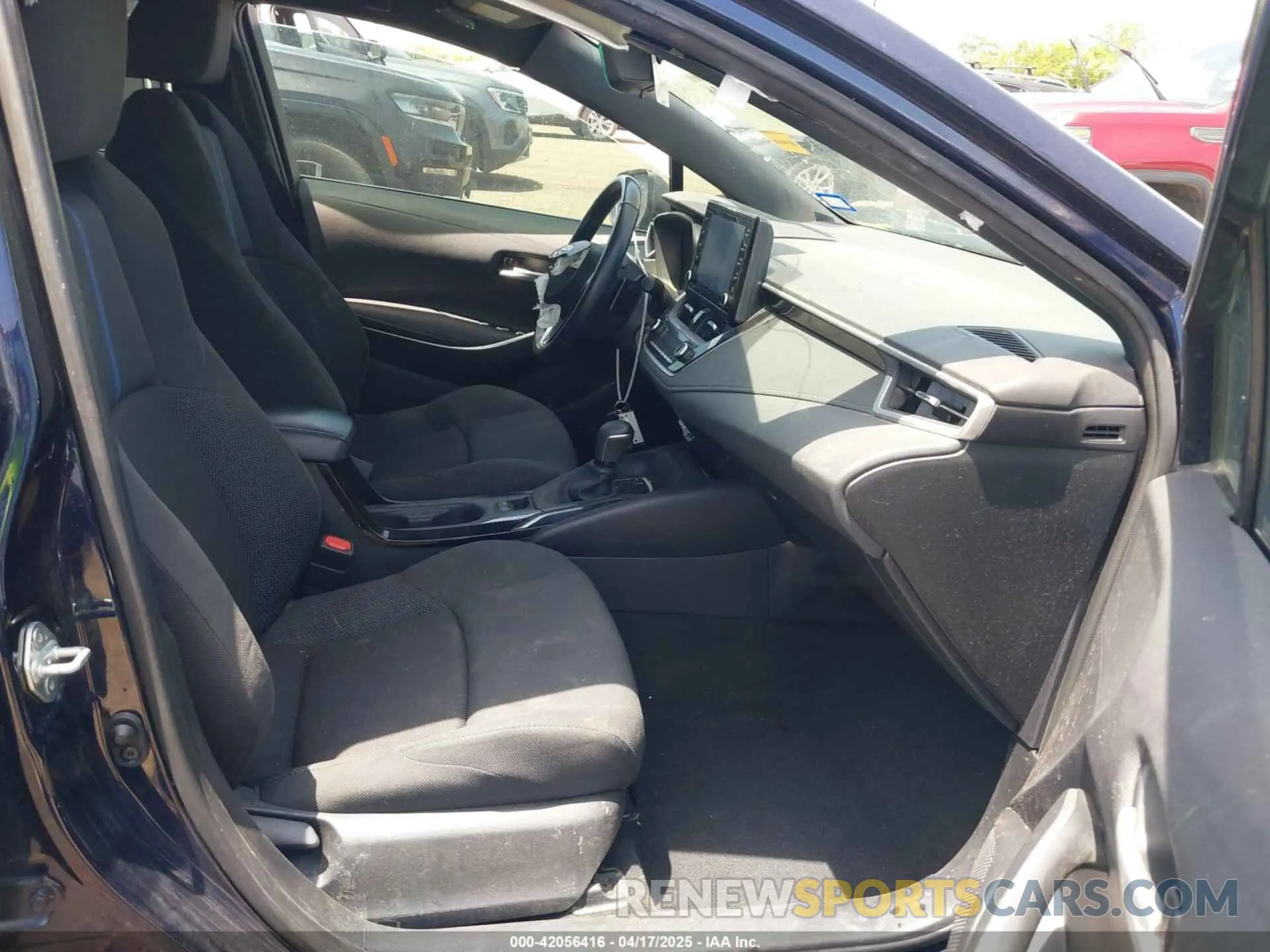 5 Photograph of a damaged car 5YFS4MCE0NP115125 TOYOTA COROLLA 2022