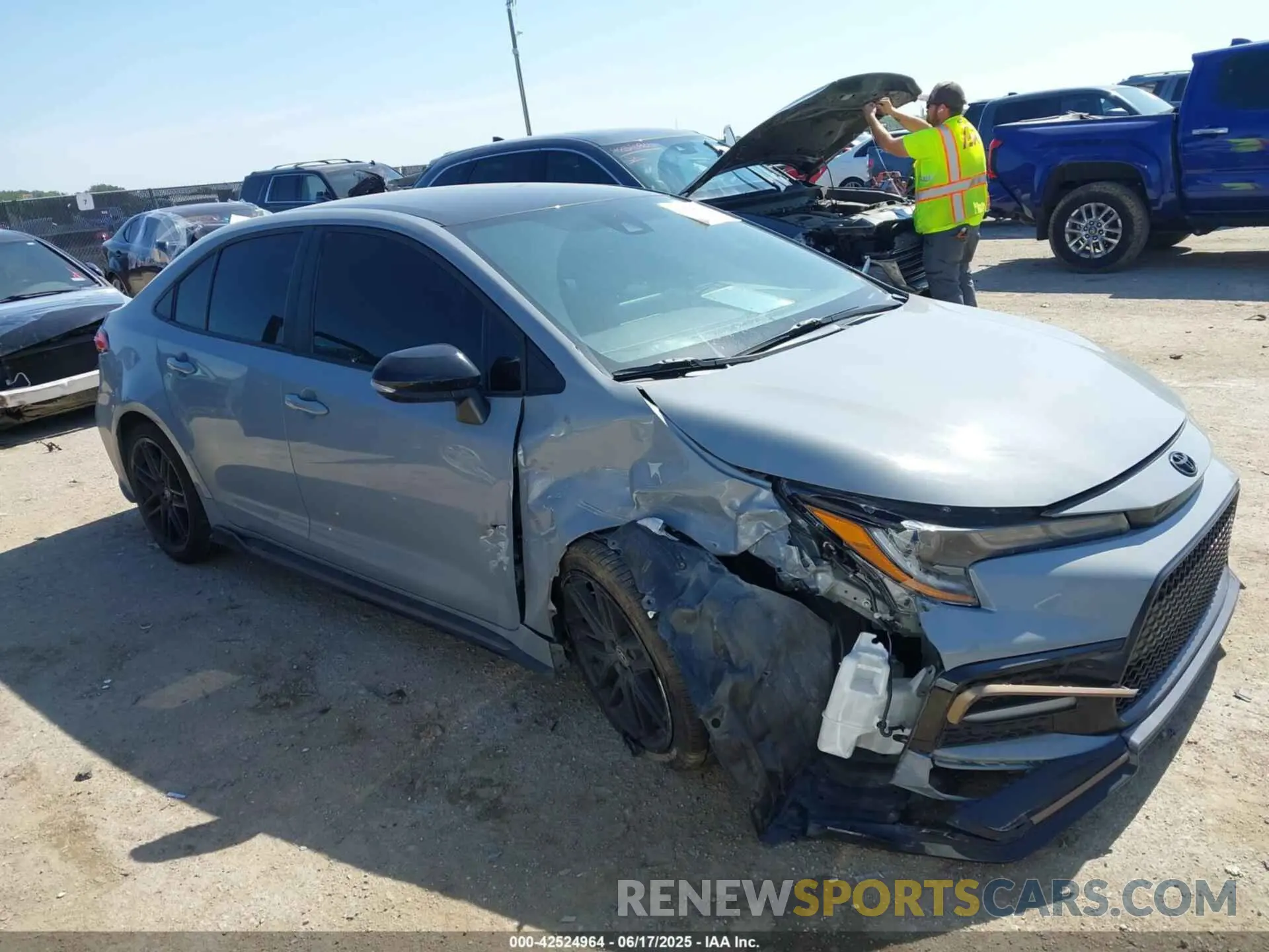 1 Photograph of a damaged car 5YFS4MCE0NP124536 TOYOTA COROLLA 2022