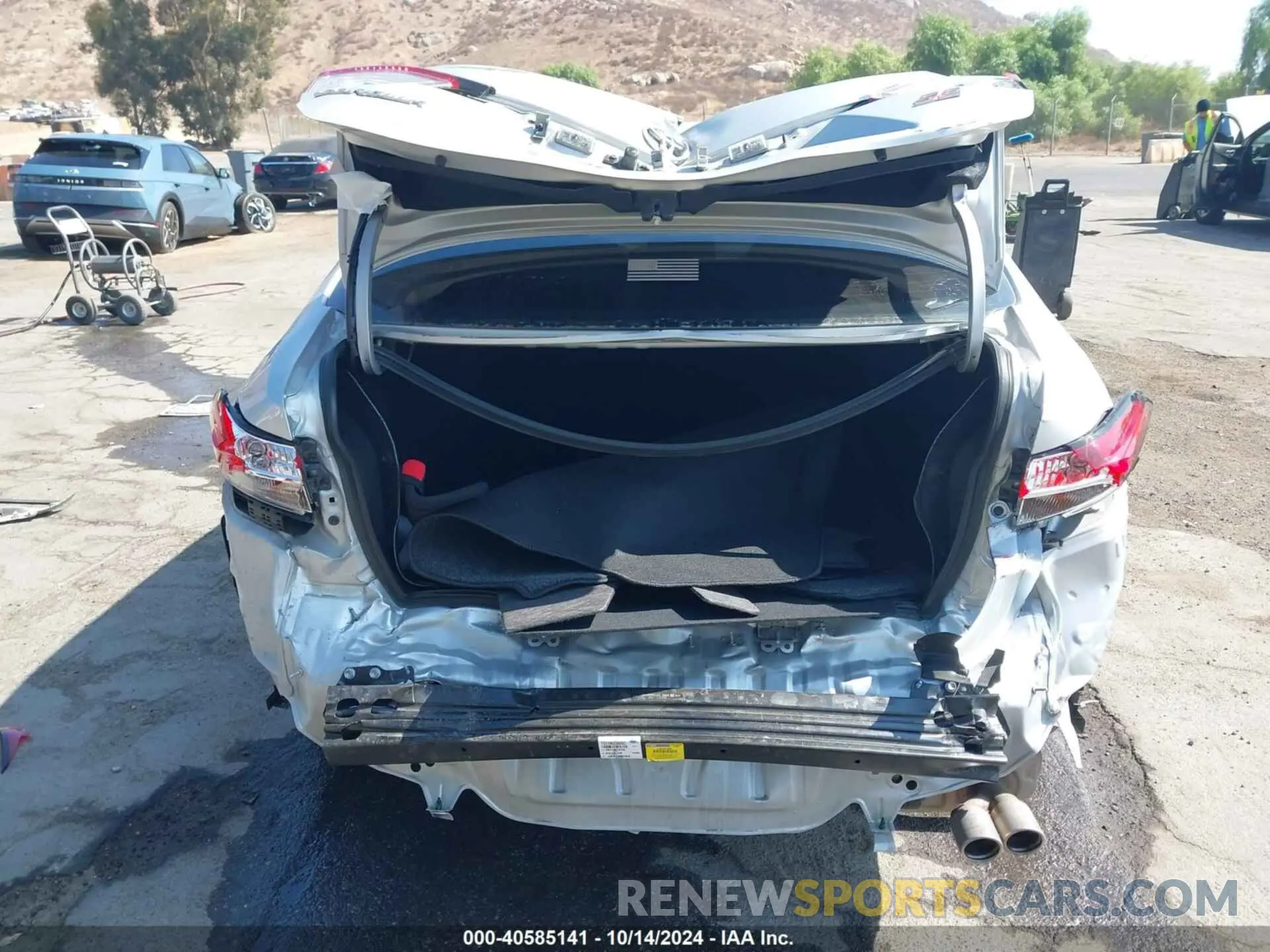 17 Photograph of a damaged car 5YFS4MCE1NP106725 TOYOTA COROLLA 2022