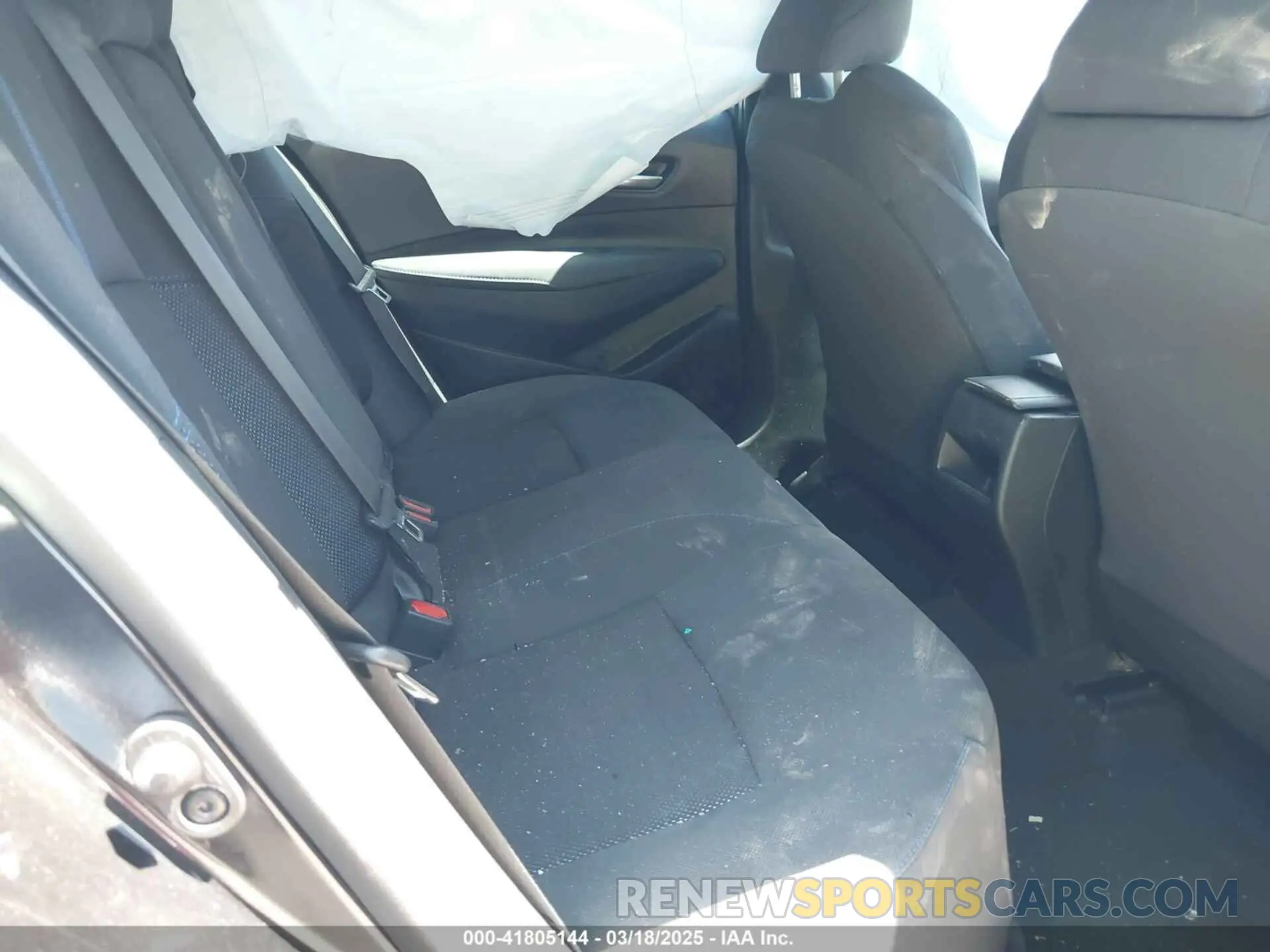 8 Photograph of a damaged car 5YFS4MCE1NP111102 TOYOTA COROLLA 2022