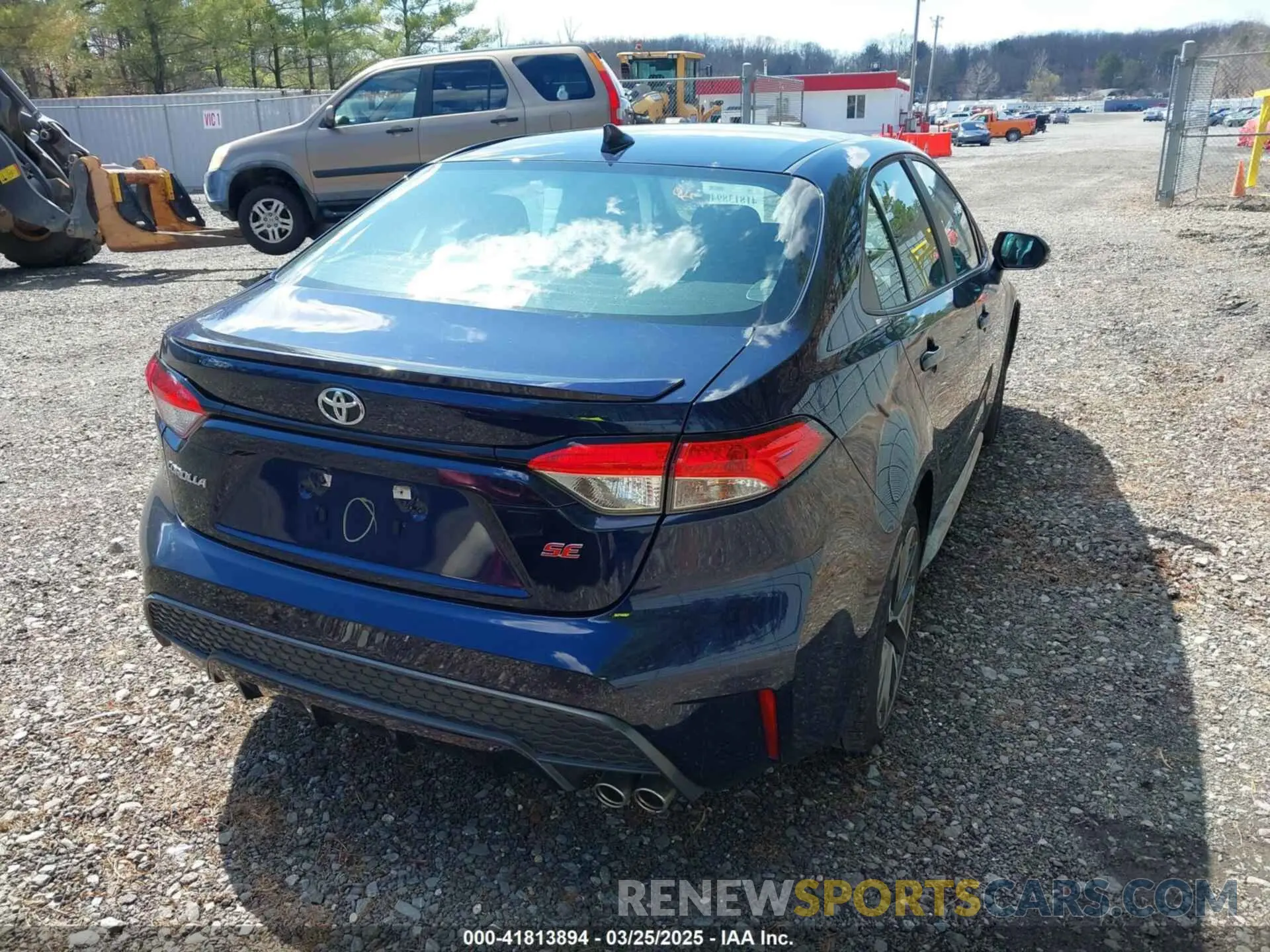 4 Photograph of a damaged car 5YFS4MCE1NP114646 TOYOTA COROLLA 2022