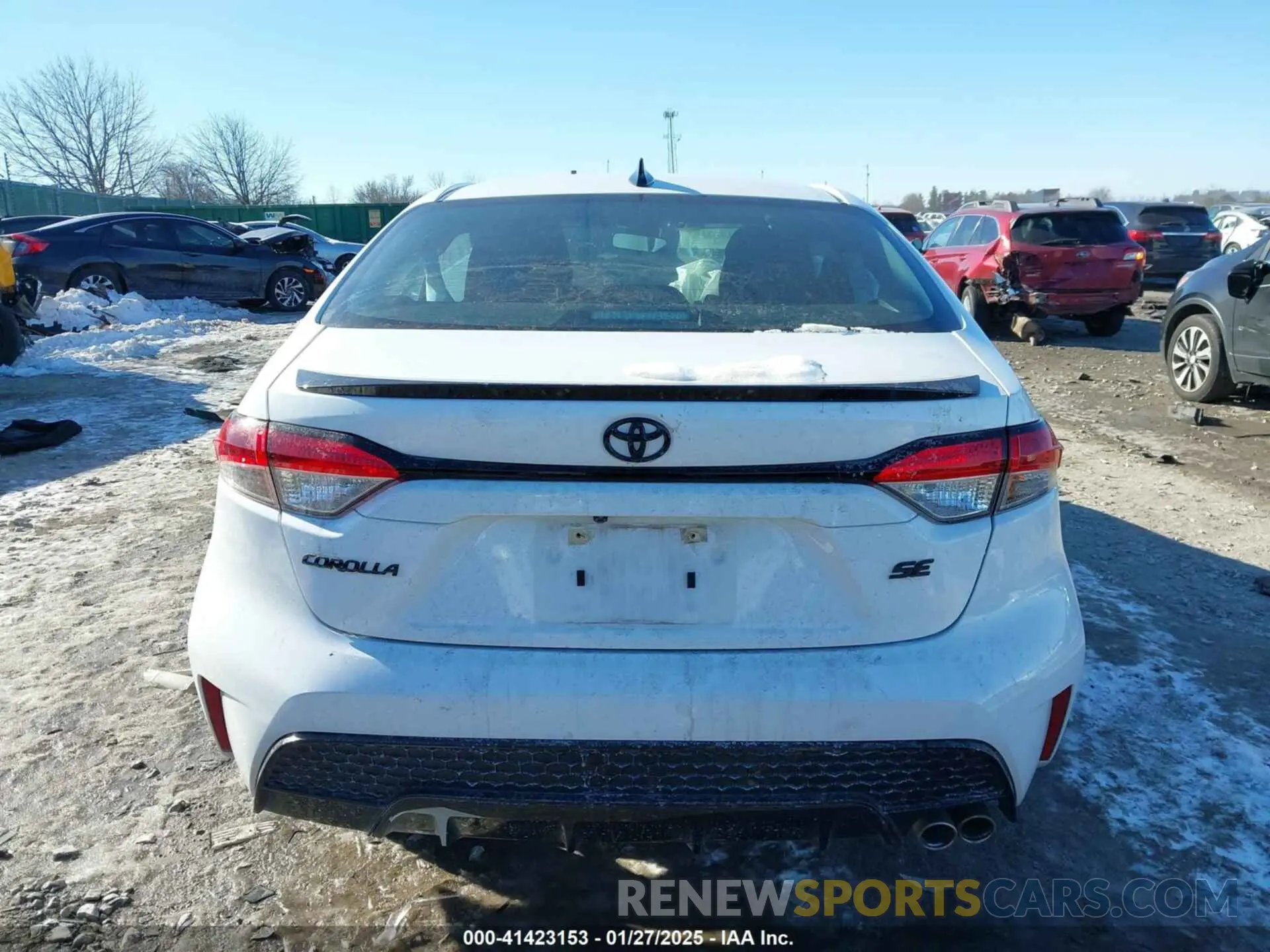 15 Photograph of a damaged car 5YFS4MCE1NP119099 TOYOTA COROLLA 2022