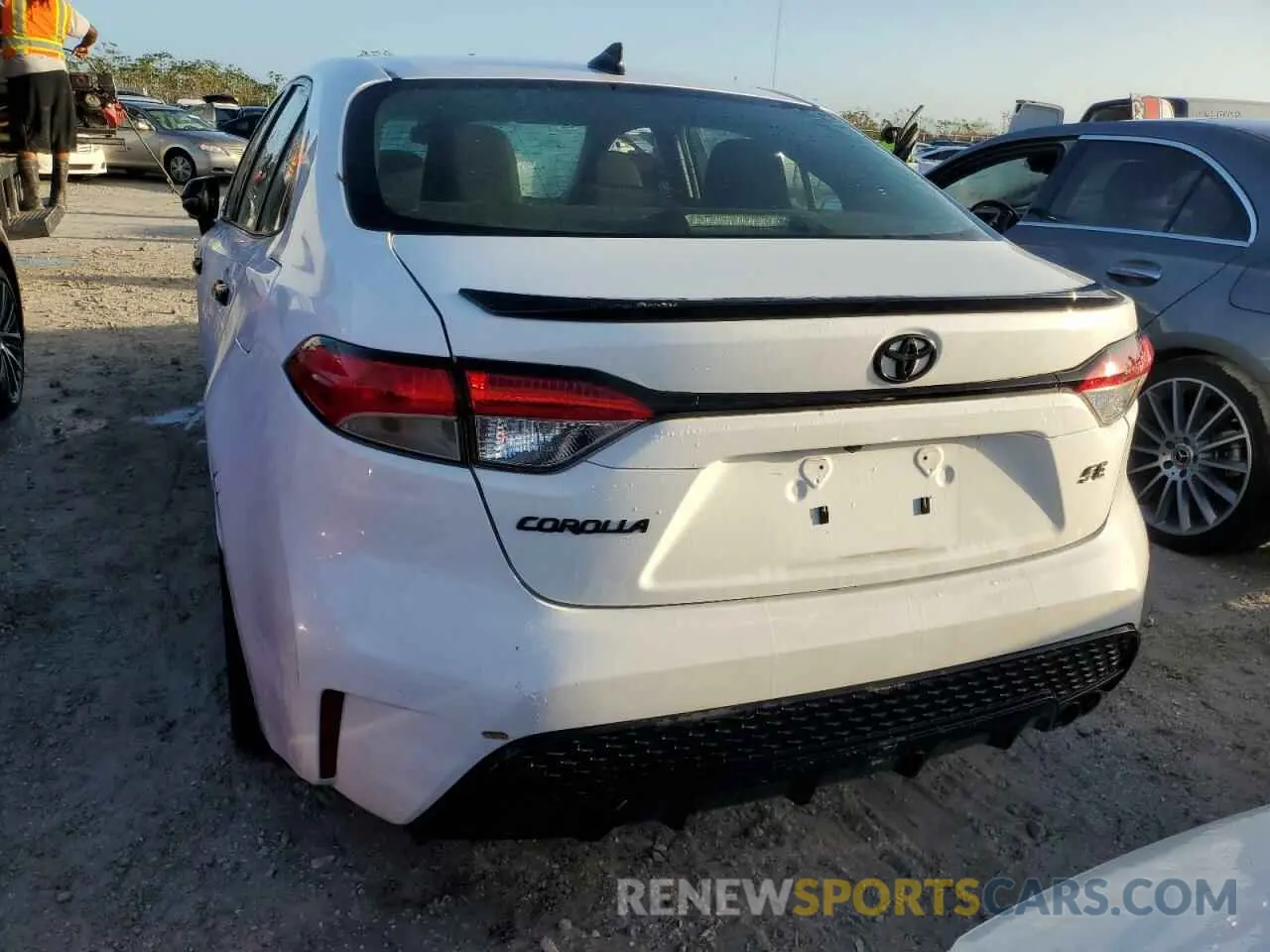 6 Photograph of a damaged car 5YFS4MCE1NP121449 TOYOTA COROLLA 2022