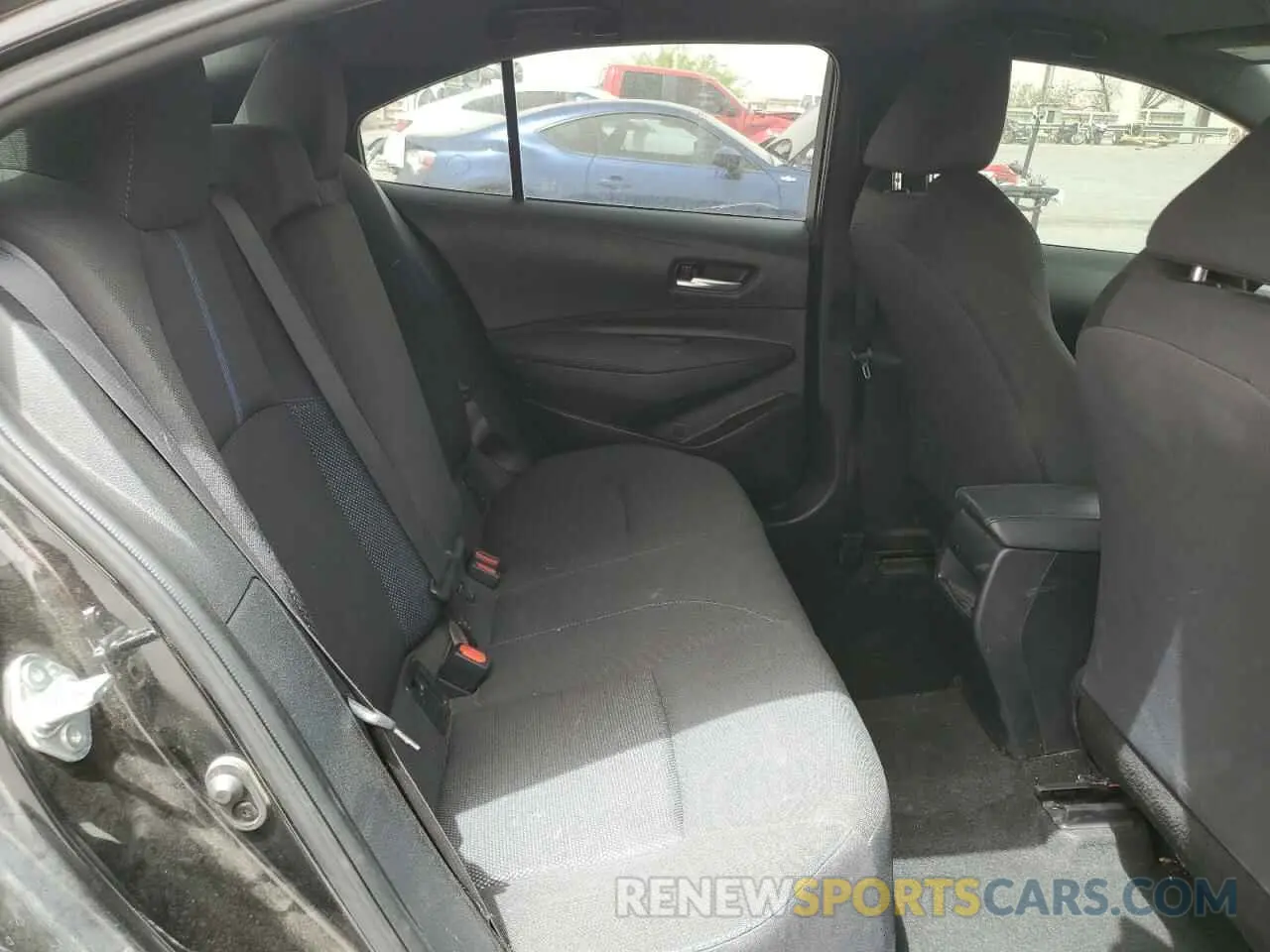 10 Photograph of a damaged car 5YFS4MCE1NP122732 TOYOTA COROLLA 2022