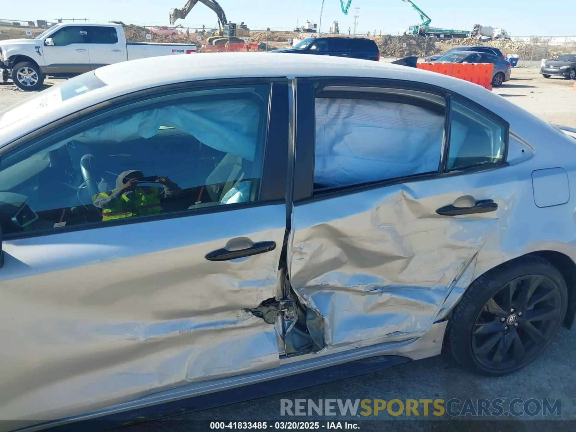 6 Photograph of a damaged car 5YFS4MCE1NP131432 TOYOTA COROLLA 2022