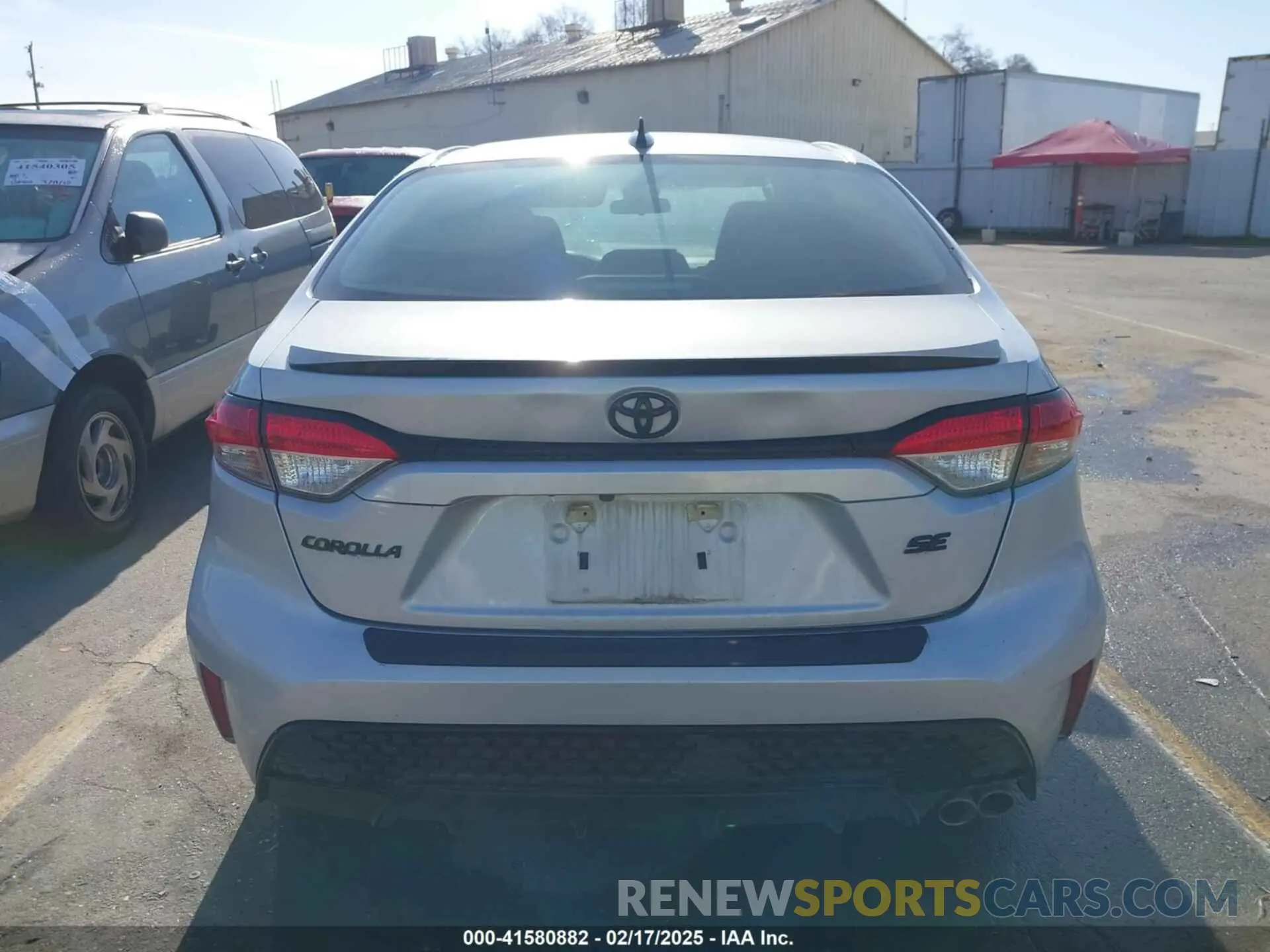 17 Photograph of a damaged car 5YFS4MCE2NP103526 TOYOTA COROLLA 2022