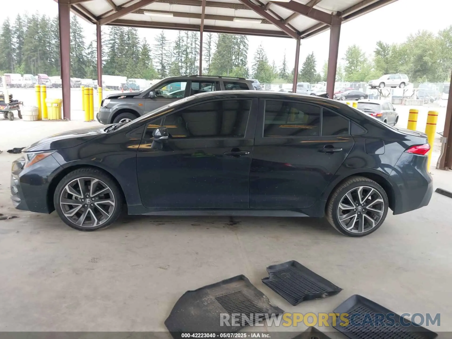 15 Photograph of a damaged car 5YFS4MCE2NP106717 TOYOTA COROLLA 2022
