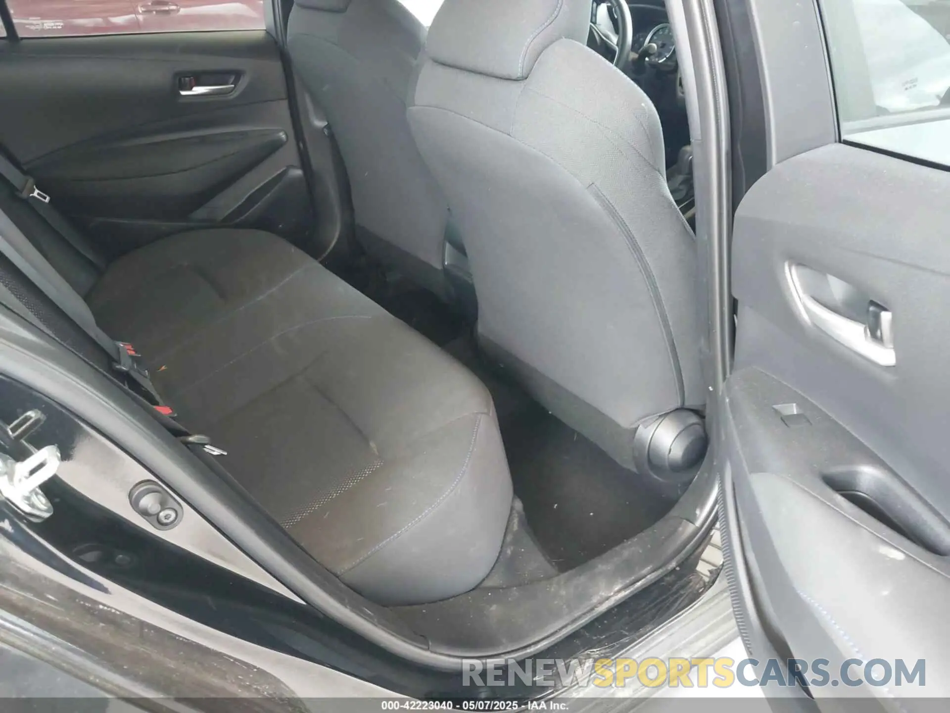 8 Photograph of a damaged car 5YFS4MCE2NP106717 TOYOTA COROLLA 2022