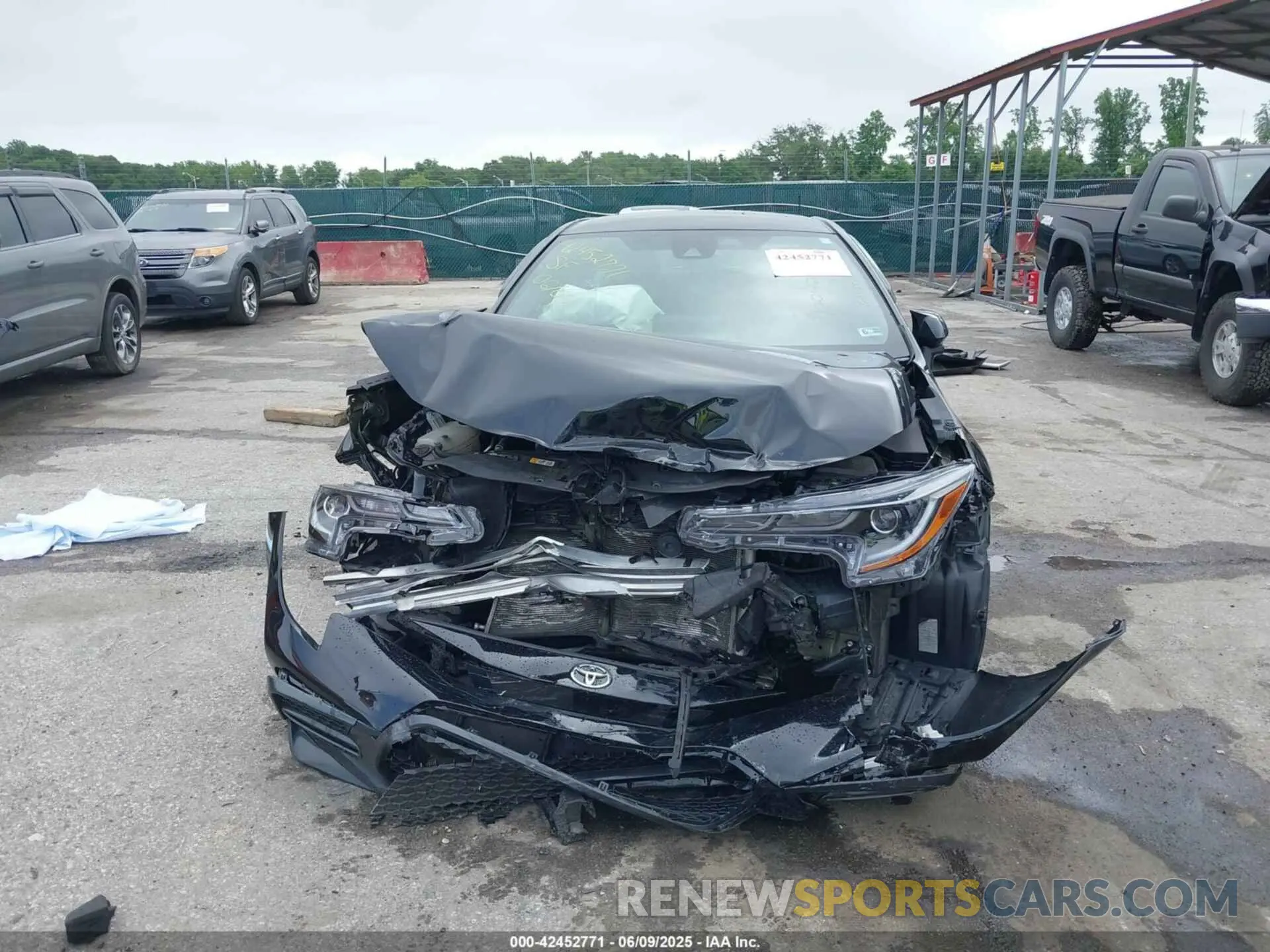 13 Photograph of a damaged car 5YFS4MCE2NP120424 TOYOTA COROLLA 2022