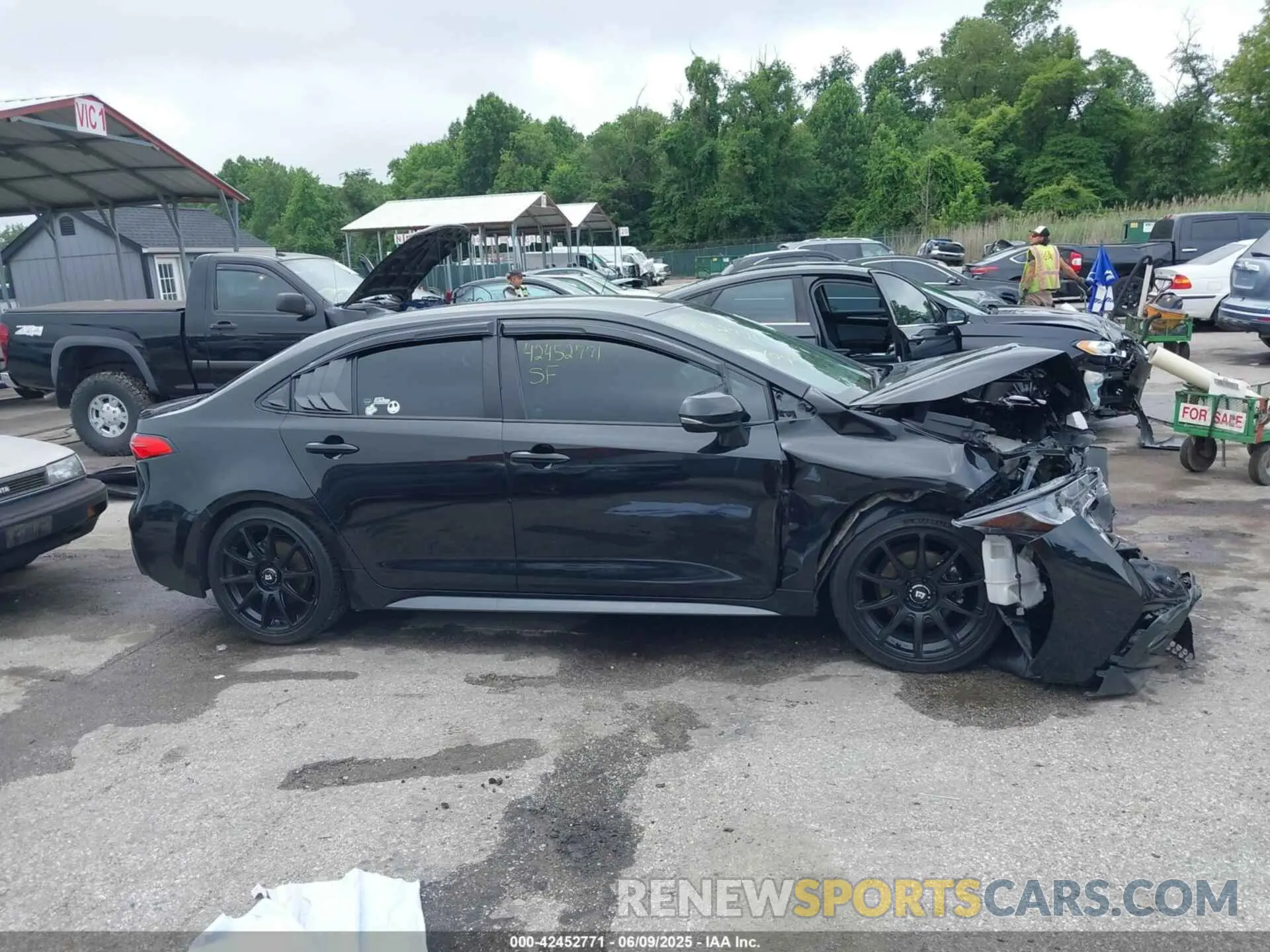 14 Photograph of a damaged car 5YFS4MCE2NP120424 TOYOTA COROLLA 2022