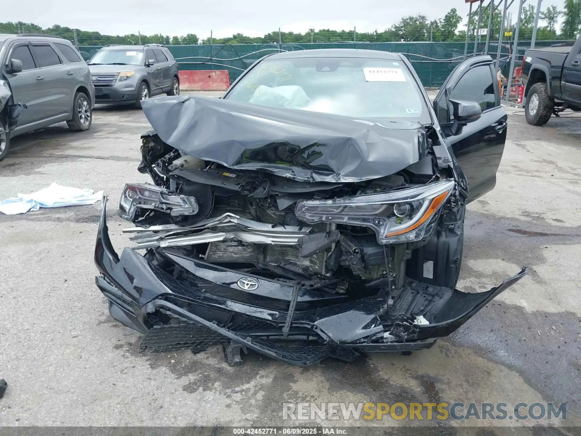 6 Photograph of a damaged car 5YFS4MCE2NP120424 TOYOTA COROLLA 2022