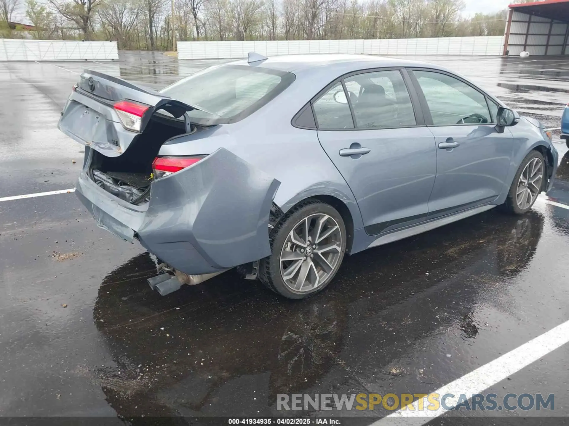 4 Photograph of a damaged car 5YFS4MCE2NP127633 TOYOTA COROLLA 2022