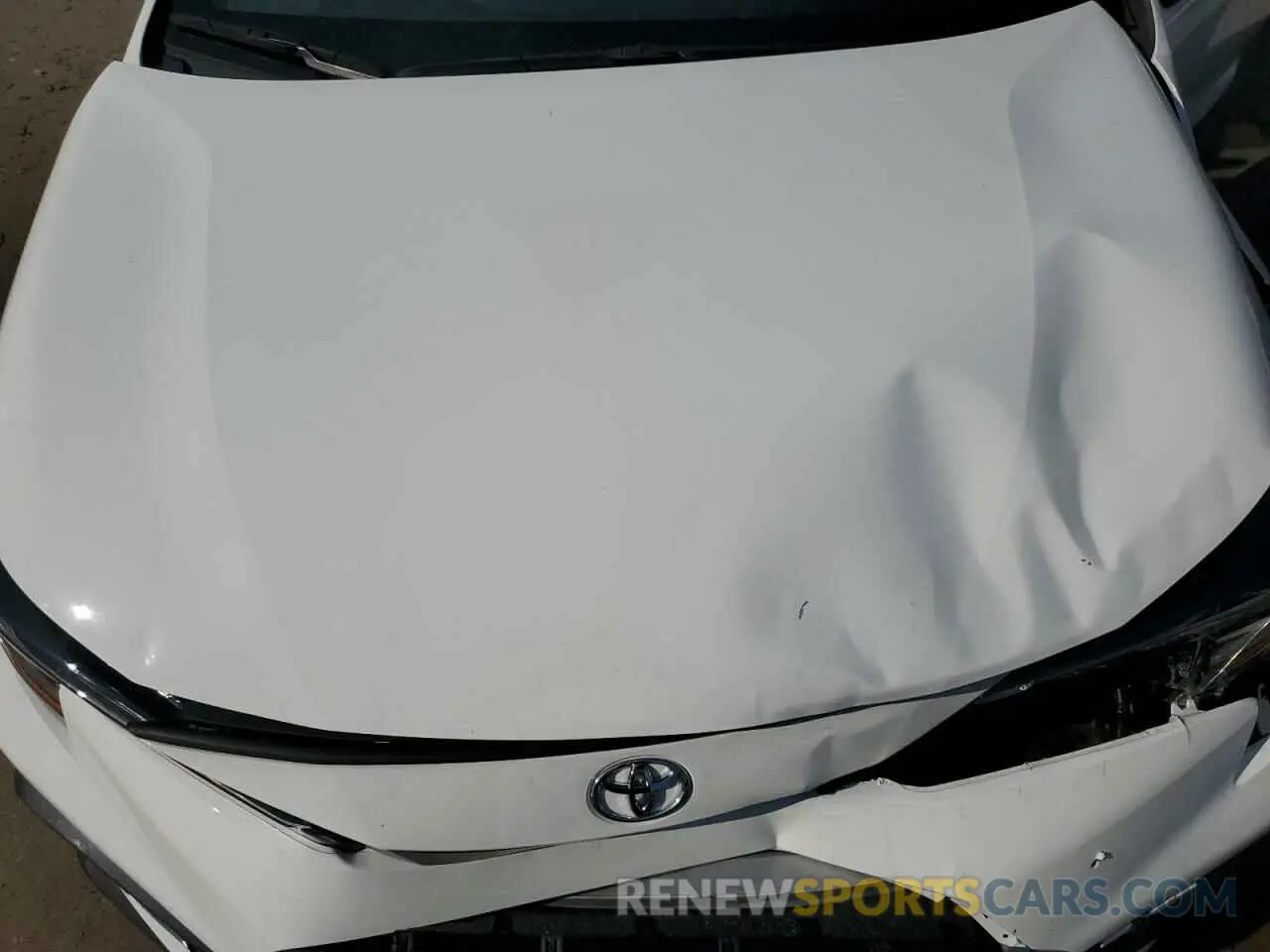 11 Photograph of a damaged car 5YFS4MCE2NP139040 TOYOTA COROLLA 2022