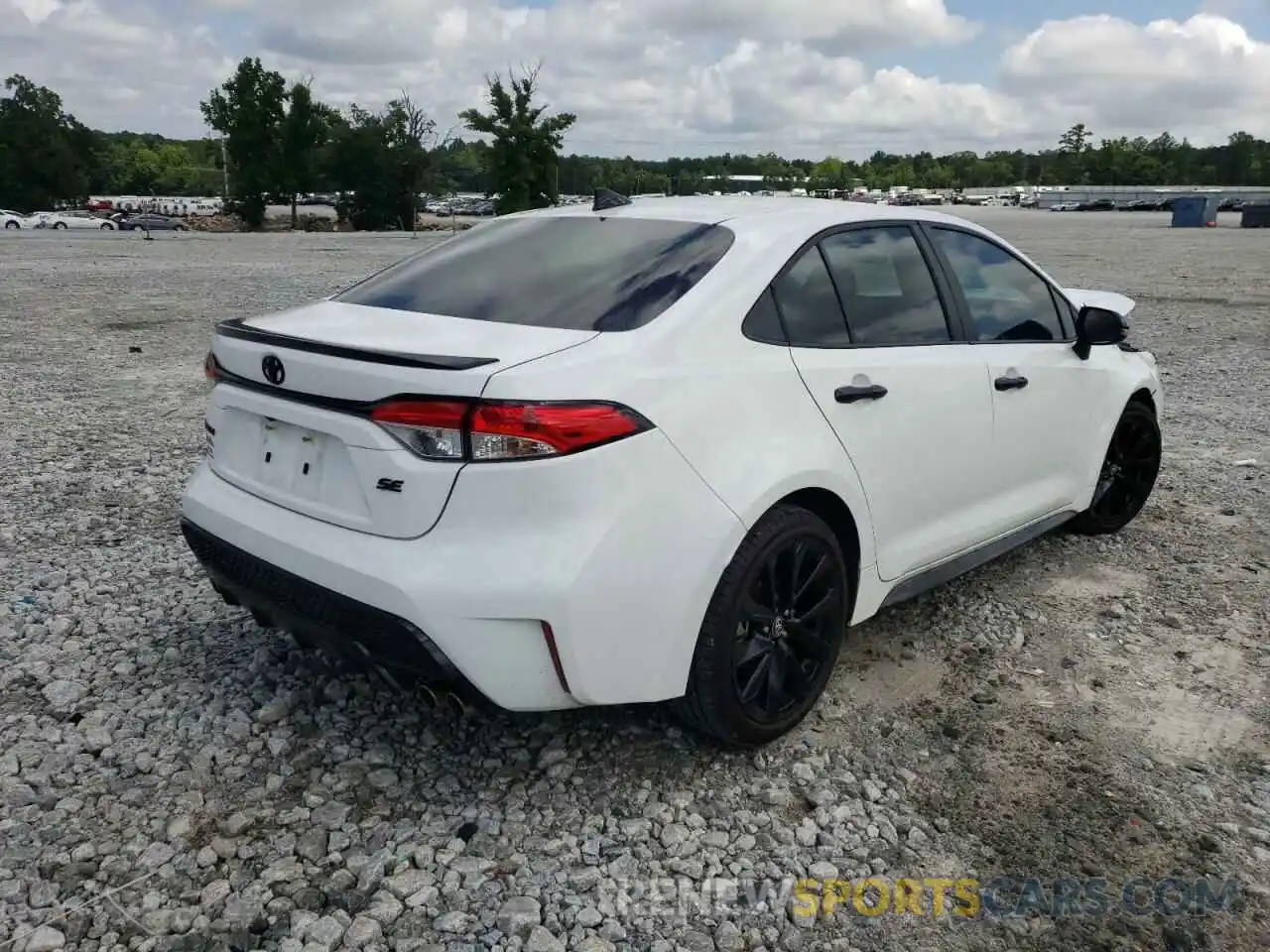 4 Photograph of a damaged car 5YFS4MCE3NP112736 TOYOTA COROLLA 2022