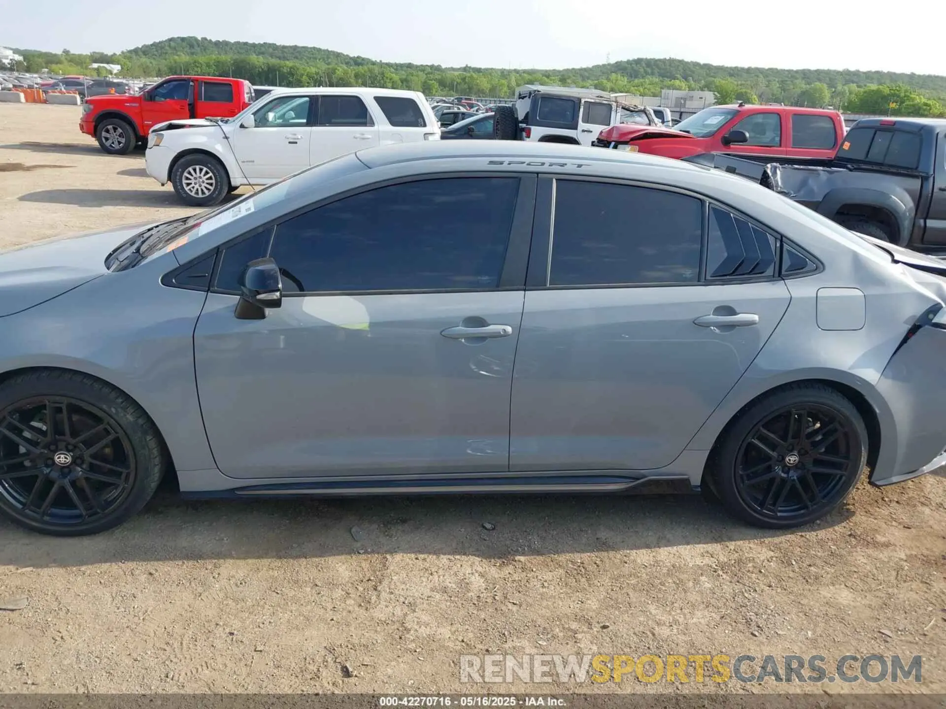 14 Photograph of a damaged car 5YFS4MCE3NP129987 TOYOTA COROLLA 2022