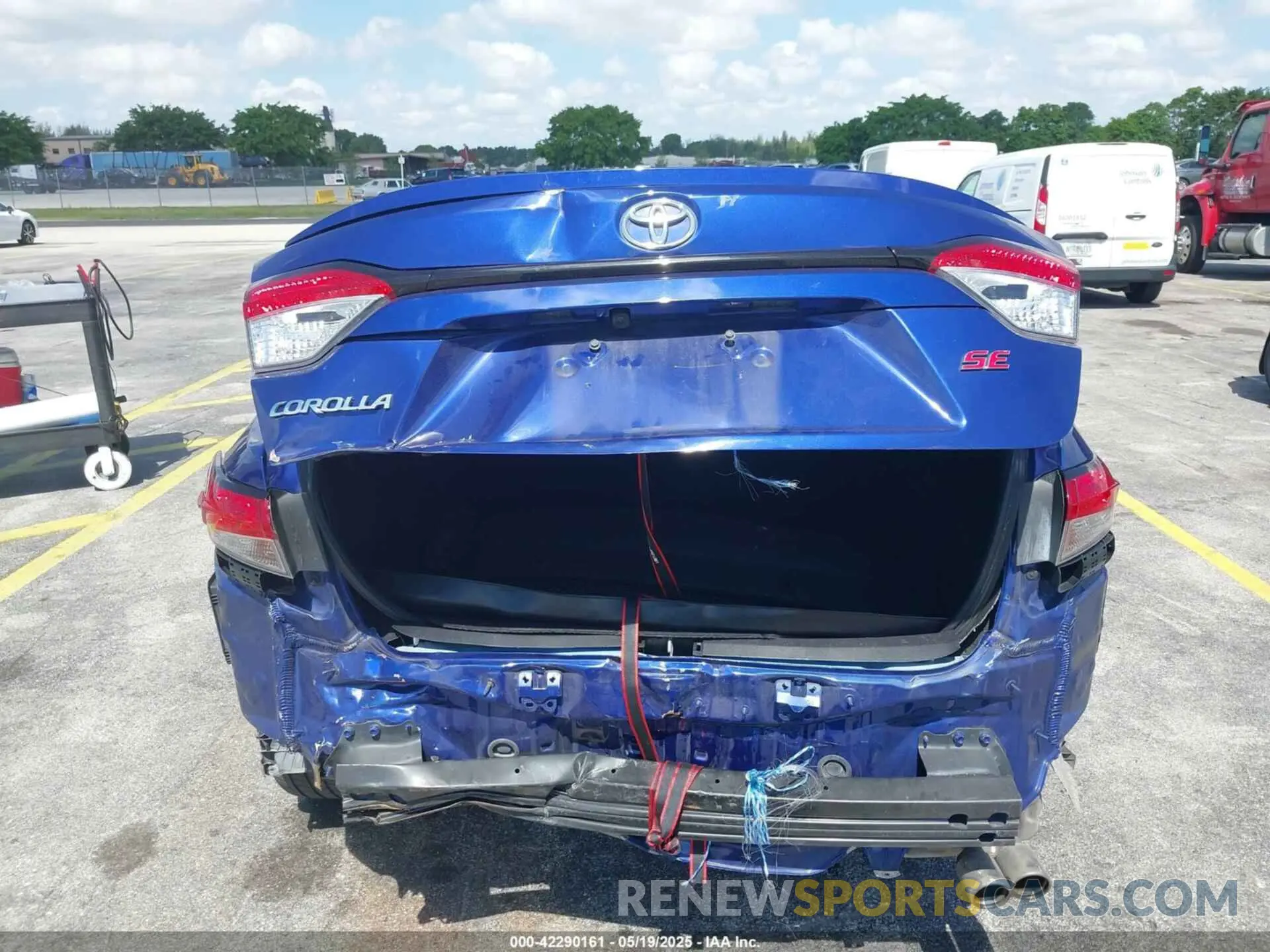 16 Photograph of a damaged car 5YFS4MCE4NP110834 TOYOTA COROLLA 2022