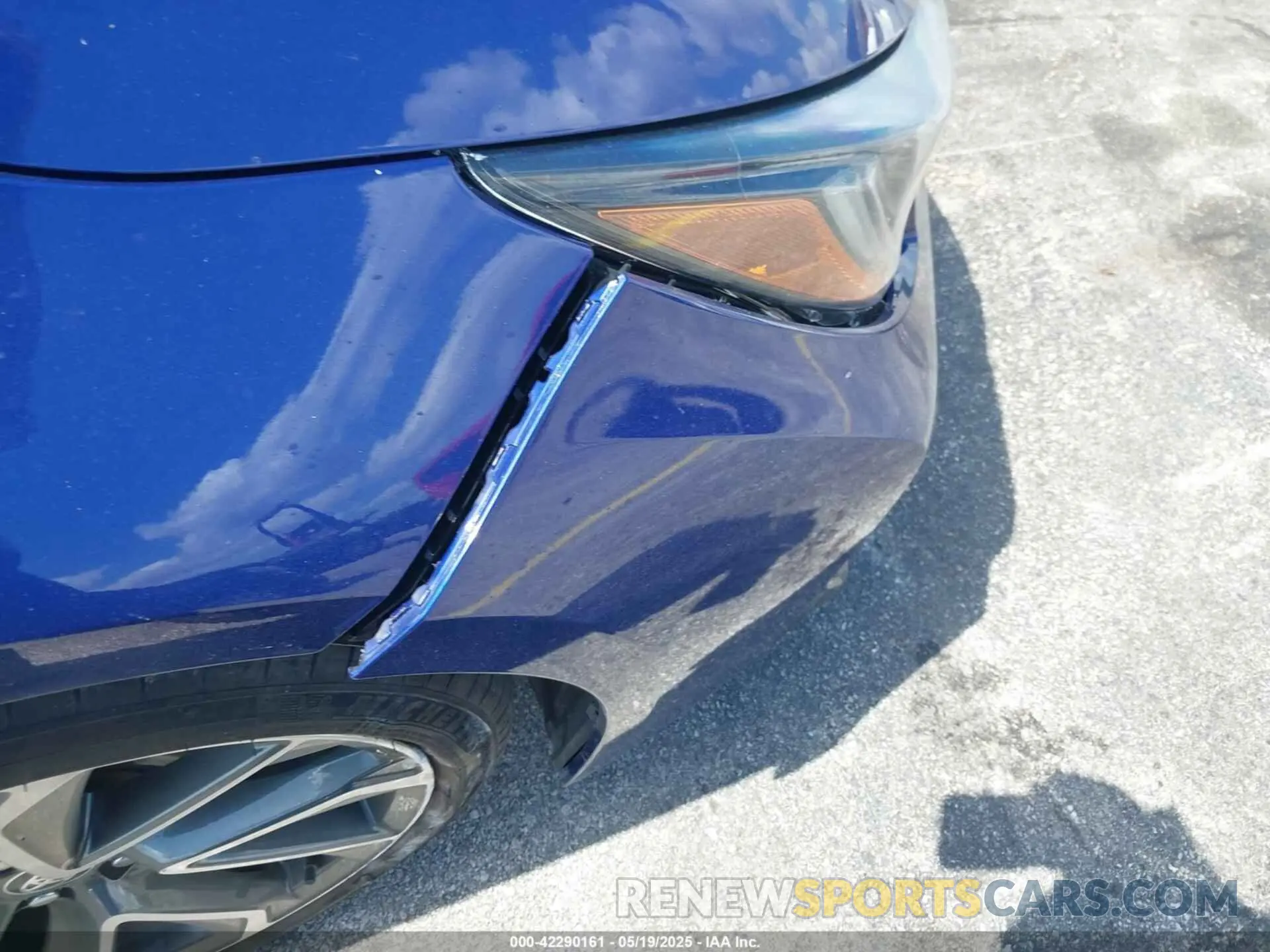 17 Photograph of a damaged car 5YFS4MCE4NP110834 TOYOTA COROLLA 2022