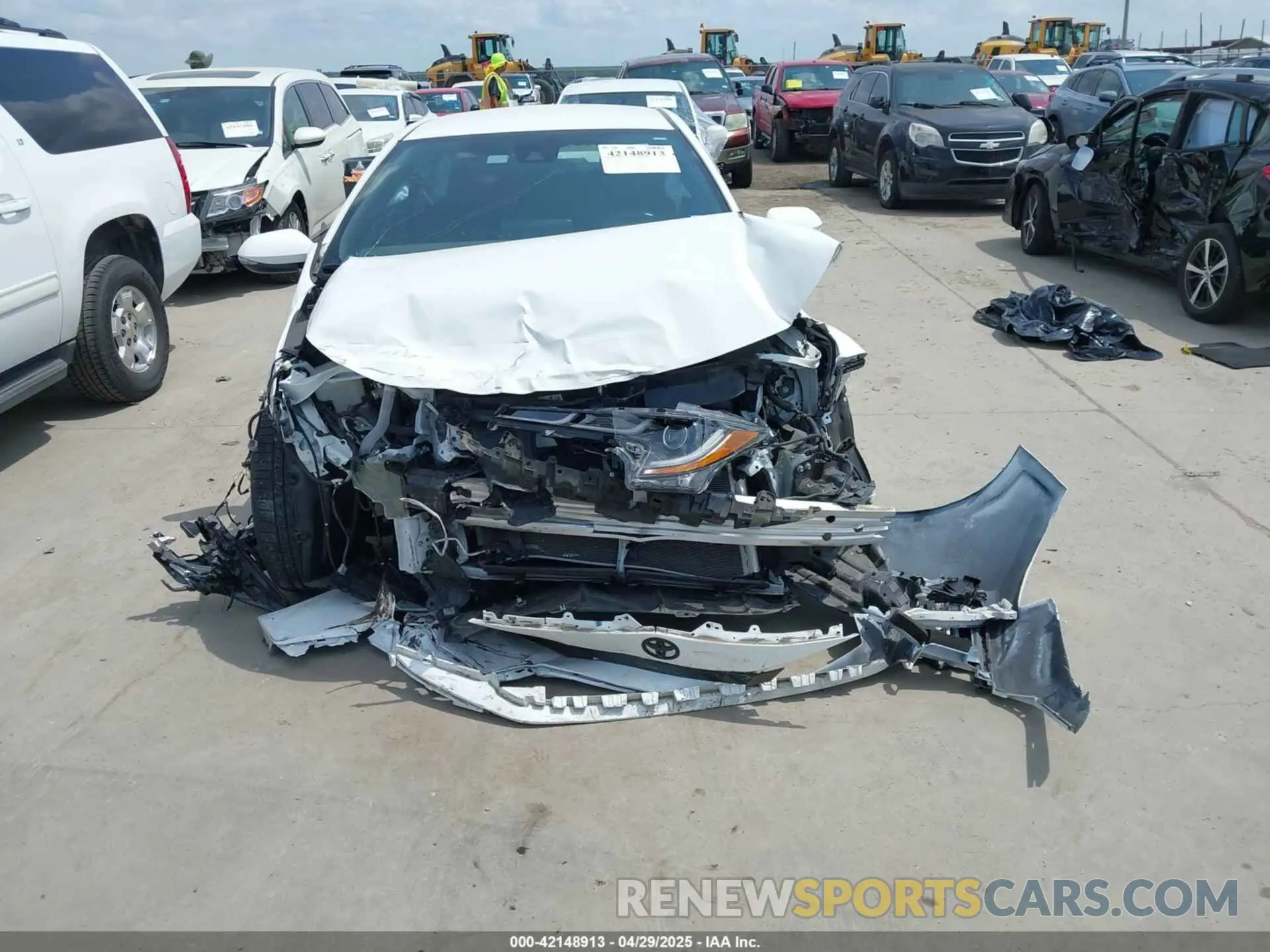 11 Photograph of a damaged car 5YFS4MCE4NP127603 TOYOTA COROLLA 2022