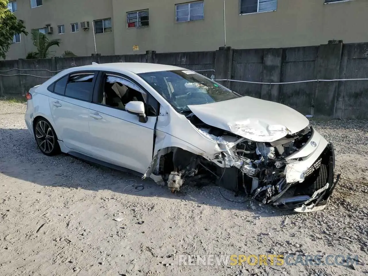 4 Photograph of a damaged car 5YFS4MCE4NP131909 TOYOTA COROLLA 2022
