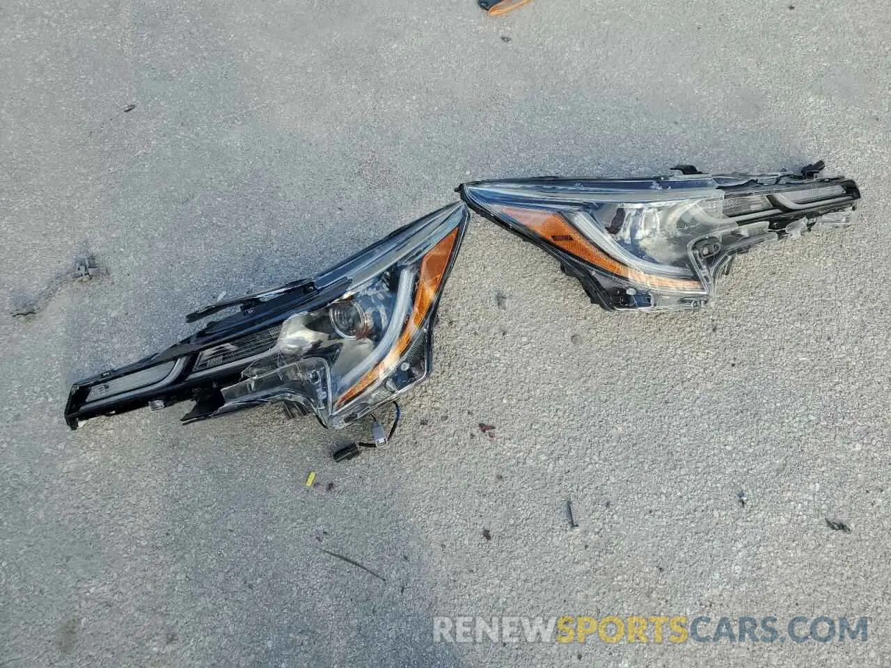 12 Photograph of a damaged car 5YFS4MCE4NP134535 TOYOTA COROLLA 2022