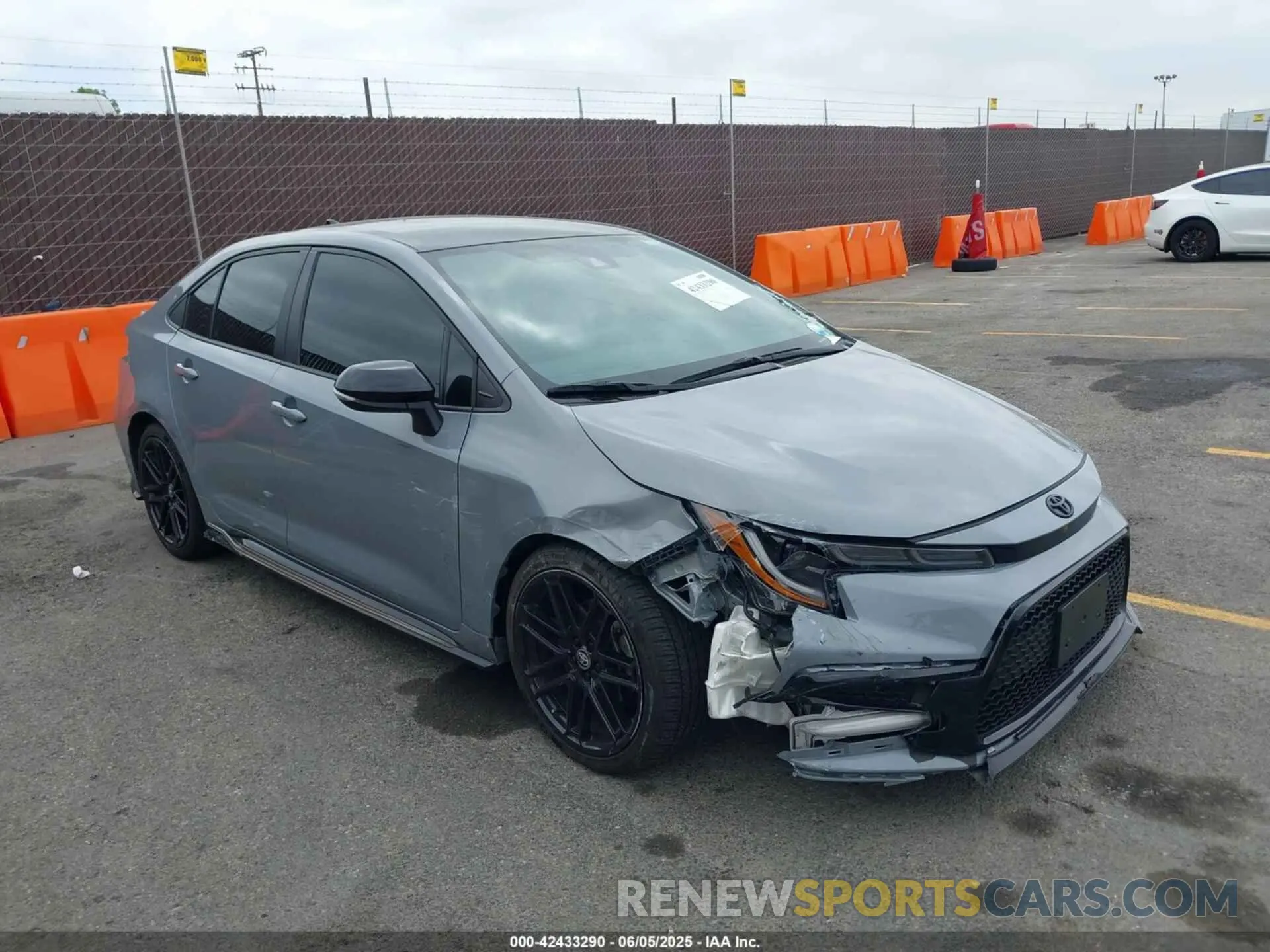 1 Photograph of a damaged car 5YFS4MCE4NP137483 TOYOTA COROLLA 2022