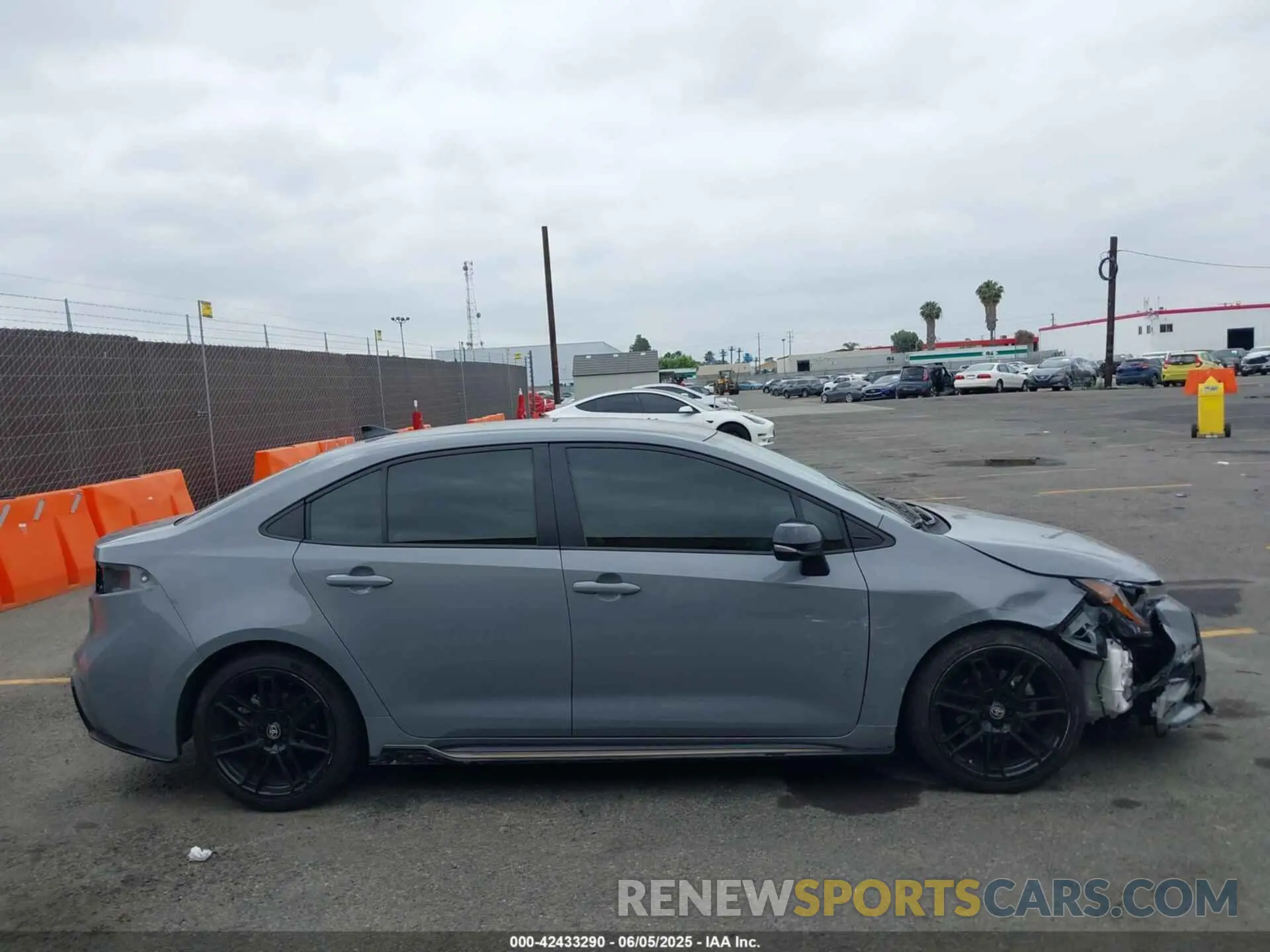 13 Photograph of a damaged car 5YFS4MCE4NP137483 TOYOTA COROLLA 2022