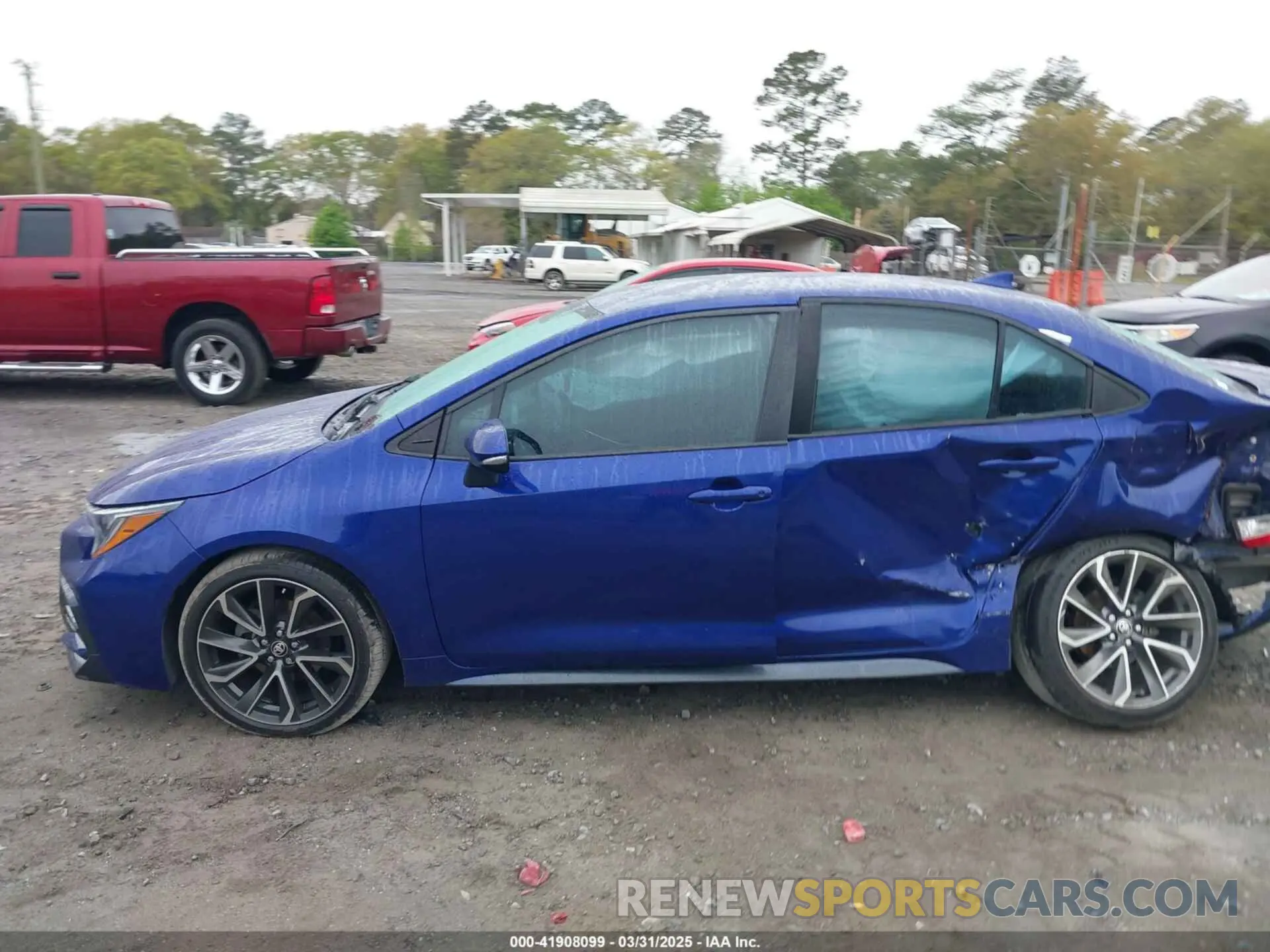 15 Photograph of a damaged car 5YFS4MCE5NP115802 TOYOTA COROLLA 2022